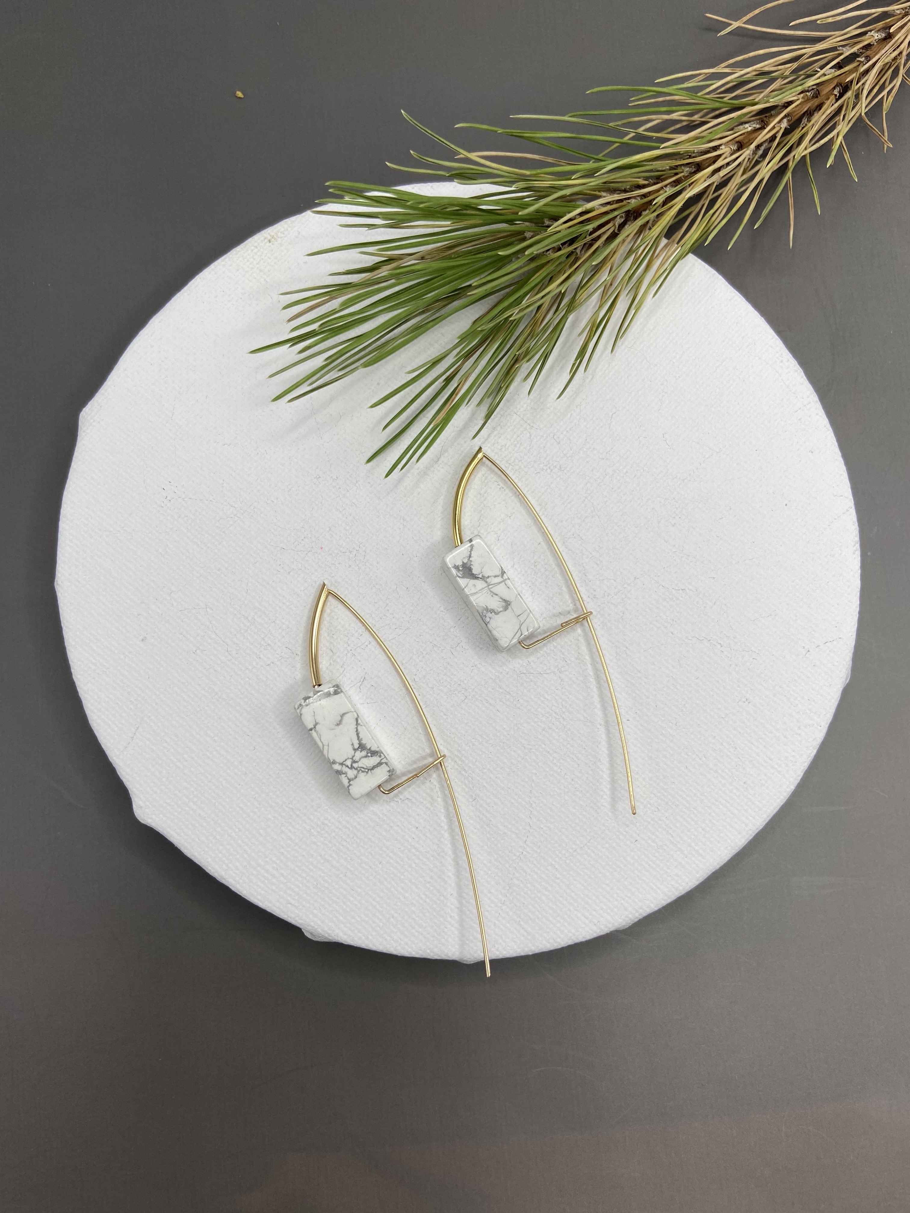 COLE COOL型格天然白松石14kgf種子系列耳環