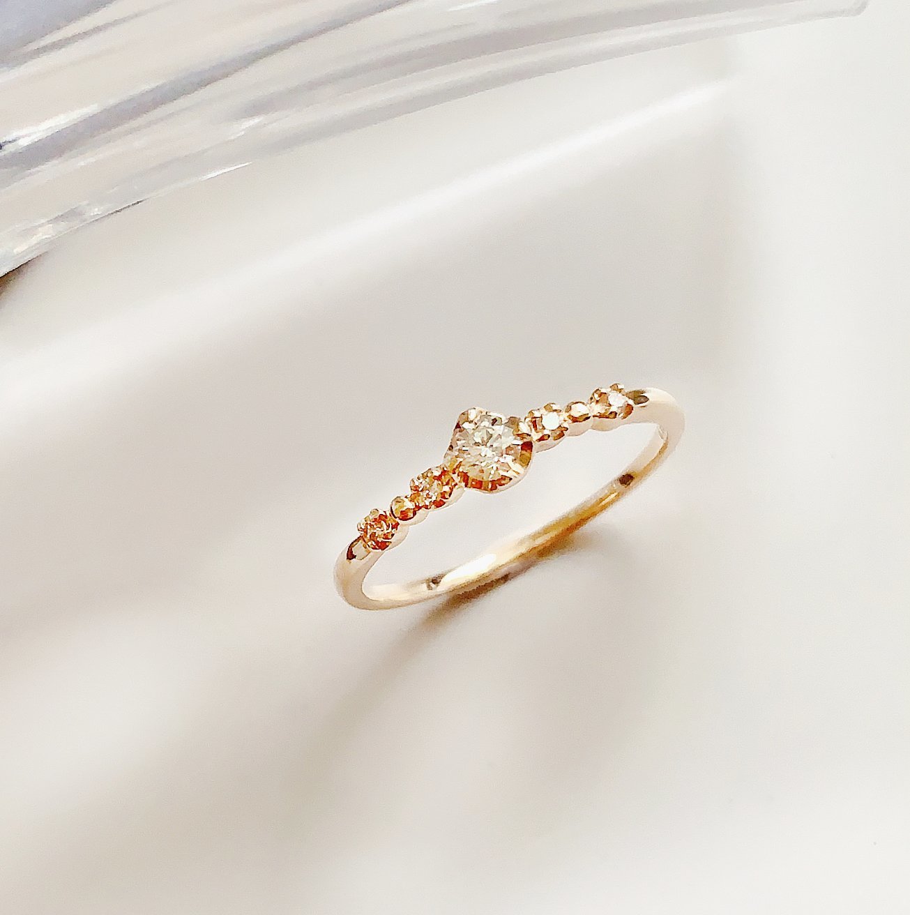 圓形典雅美鑽戒