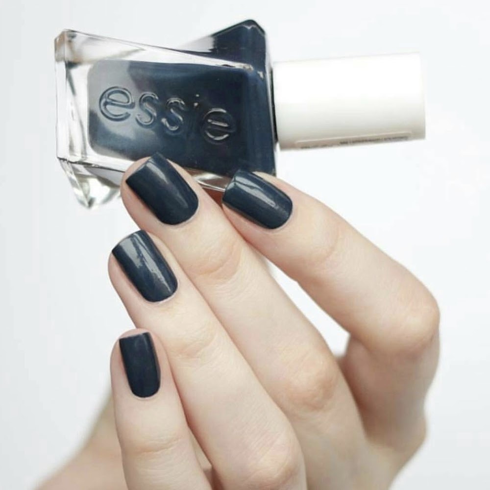 ESSIE 指甲油 - Surrounded by Studs GC390