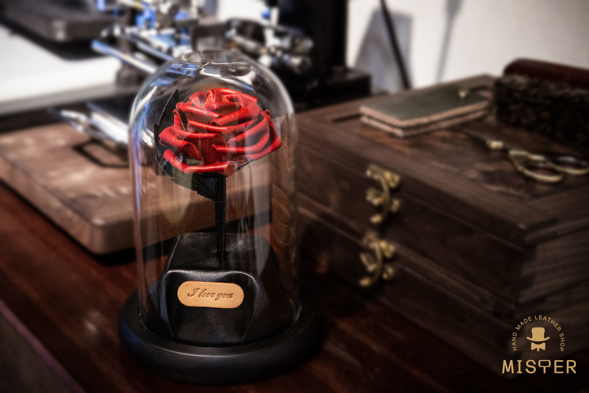 Mister 義大利植鞣牛皮【永恆玫瑰】 永生花 情人節禮物 情人節 玫瑰花 不凋謝玫瑰花 紅玫瑰 皮革 皮革玫瑰 手作禮物 DIY禮物  聖誕節禮物 結婚紀念日禮物 生日禮物 送禮