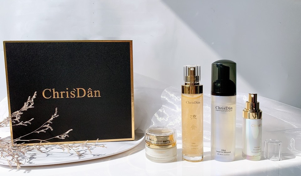 克莉絲丹,平價保養品,專櫃保養品,流金,保濕化妝水,不黏膩保養品,吸收快保養品,前導精華,前導化妝水,益生菌,專櫃保養,專櫃化妝水,平價保濕推薦,FG特優評鑑,