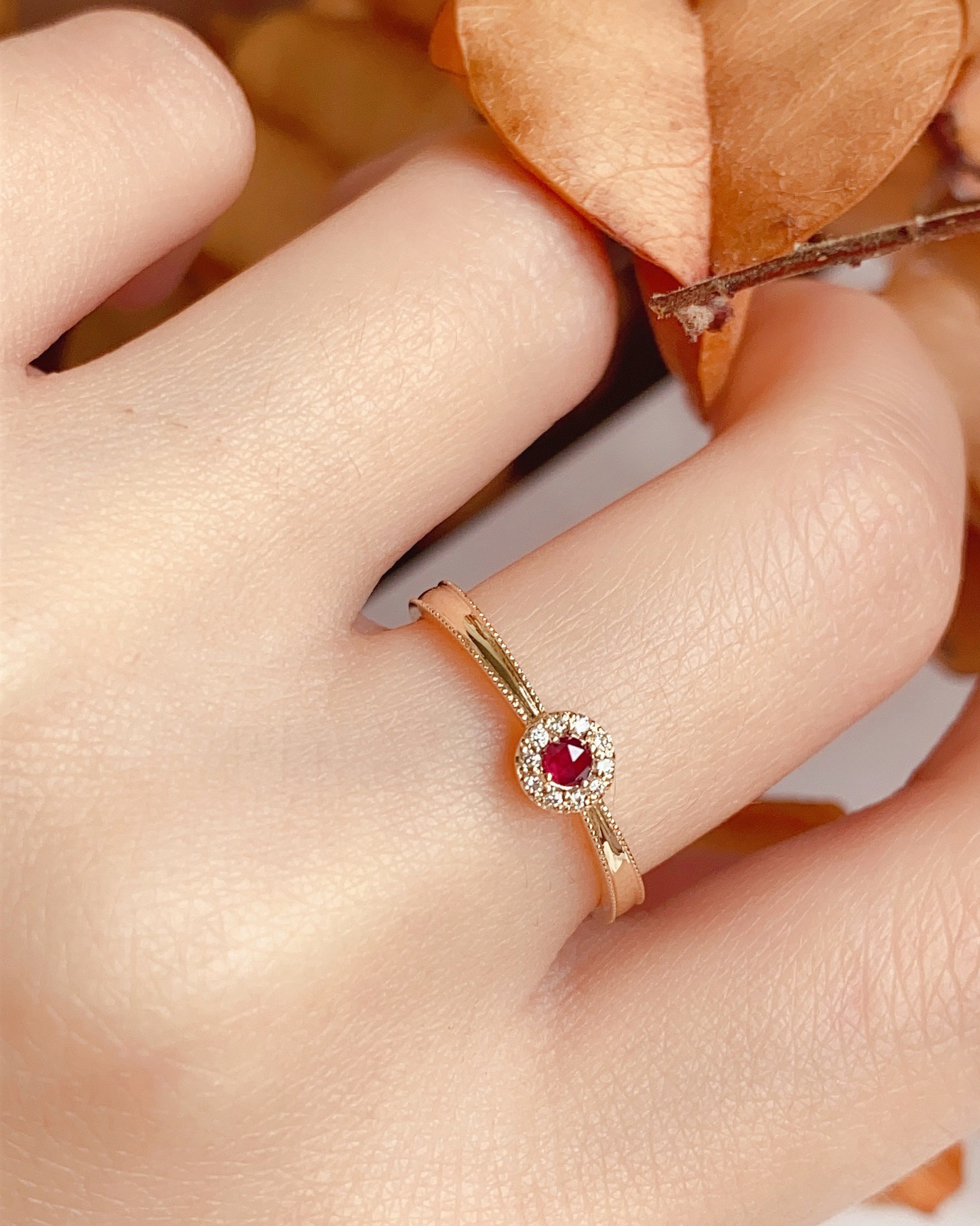 紅寶小花簇鑽戒