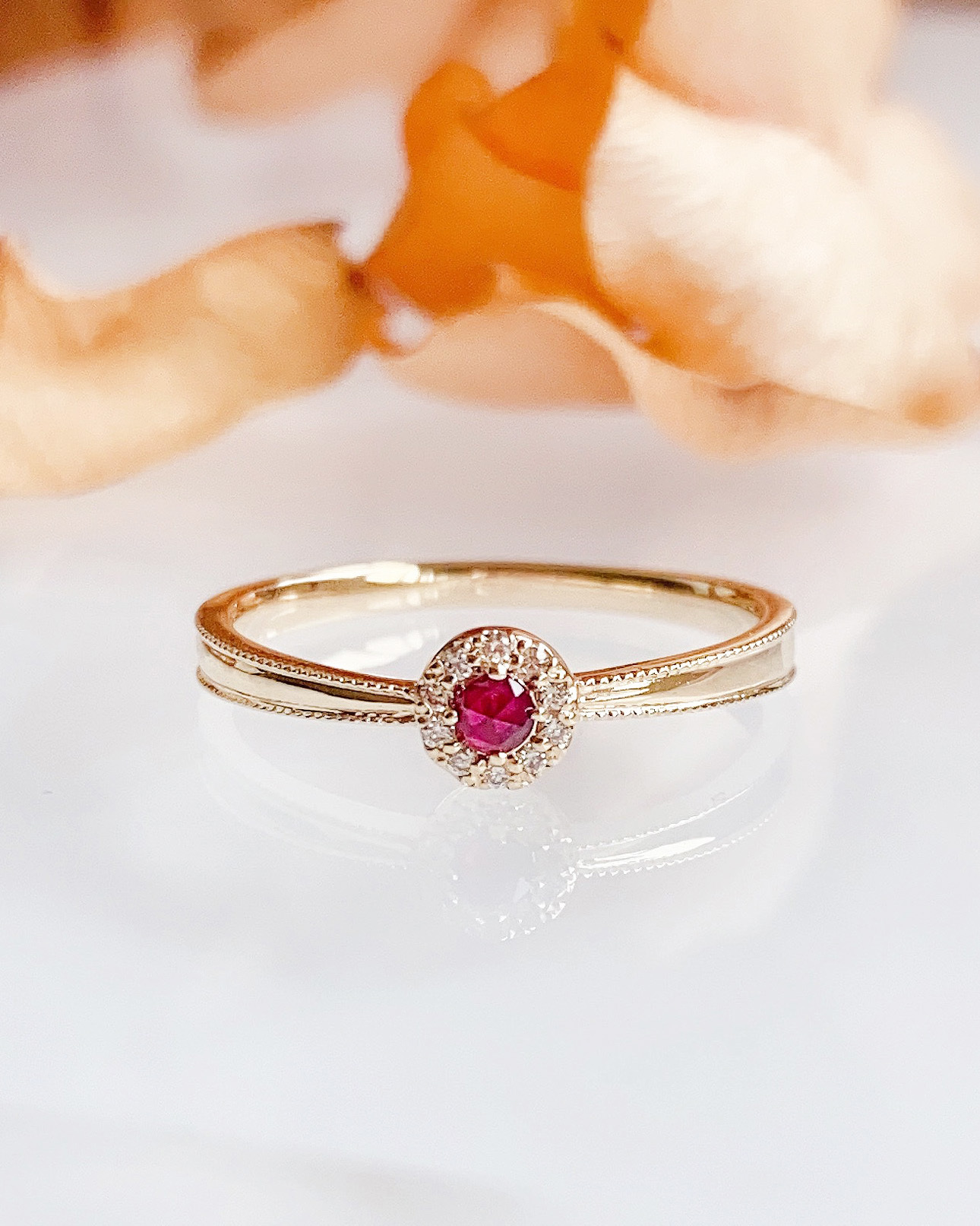 紅寶小花簇鑽戒