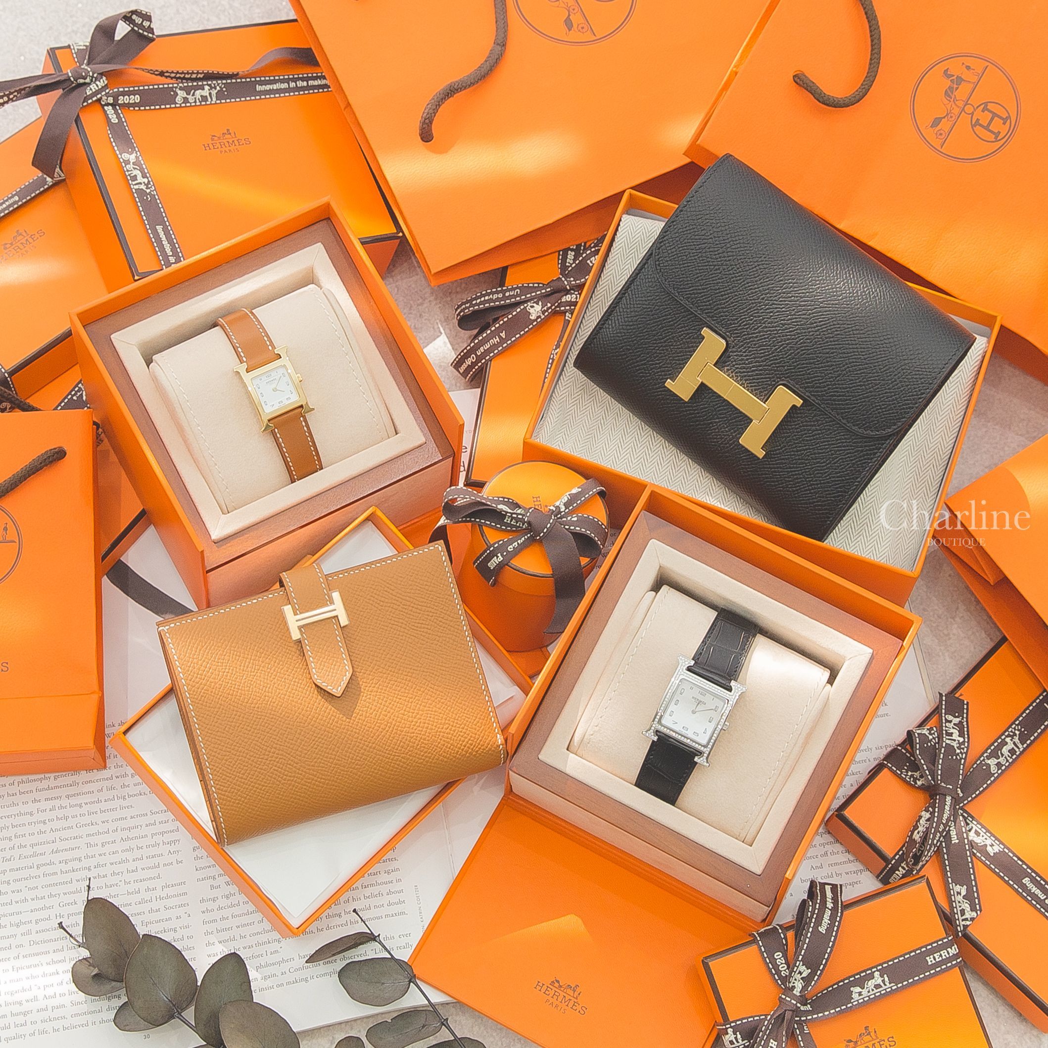 Hermès Bearn Compact Wallet 37 Gold Epsom 焦糖色金釦短夾,Hermès Constance Compact 89 Noir Epsom 黑色金釦短夾-Charline Boutique 精品代購