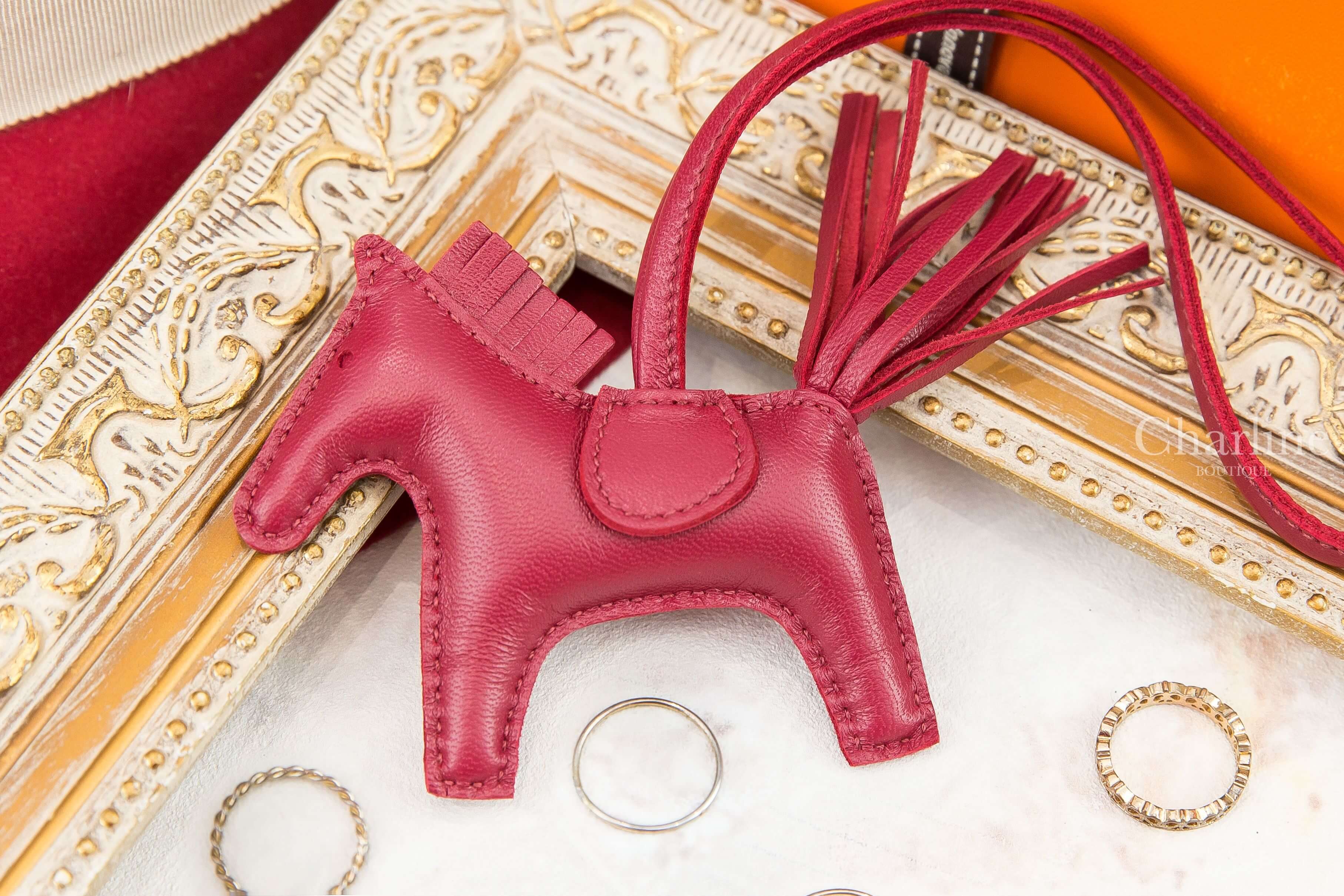 Hermès Horse Charm PM 寶石紅小型可愛小馬吊飾