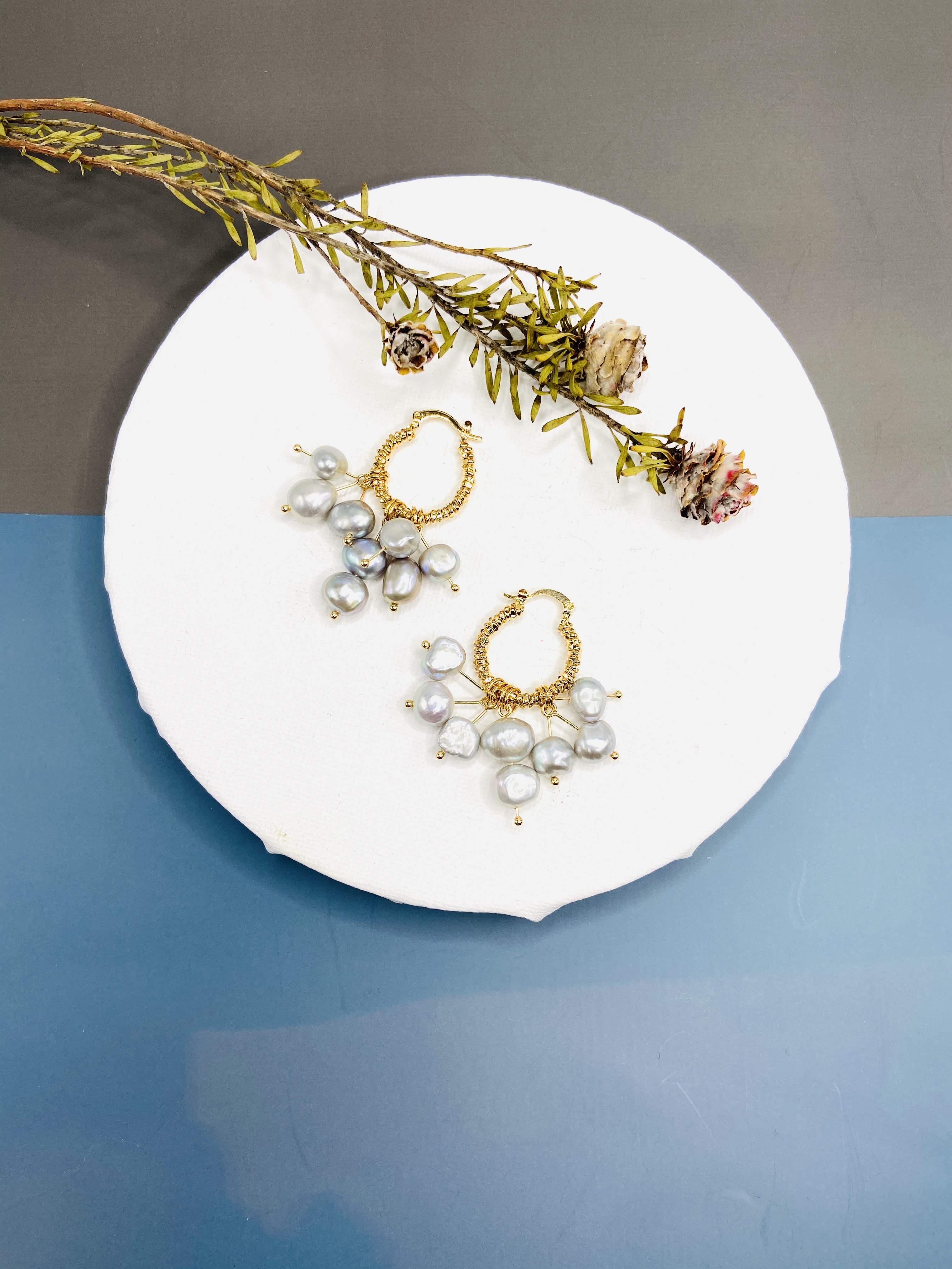 COLE COOL天然淺灰色淡水珍珠14KGF耳環 不規則珍珠 淺金色高質感耳圈