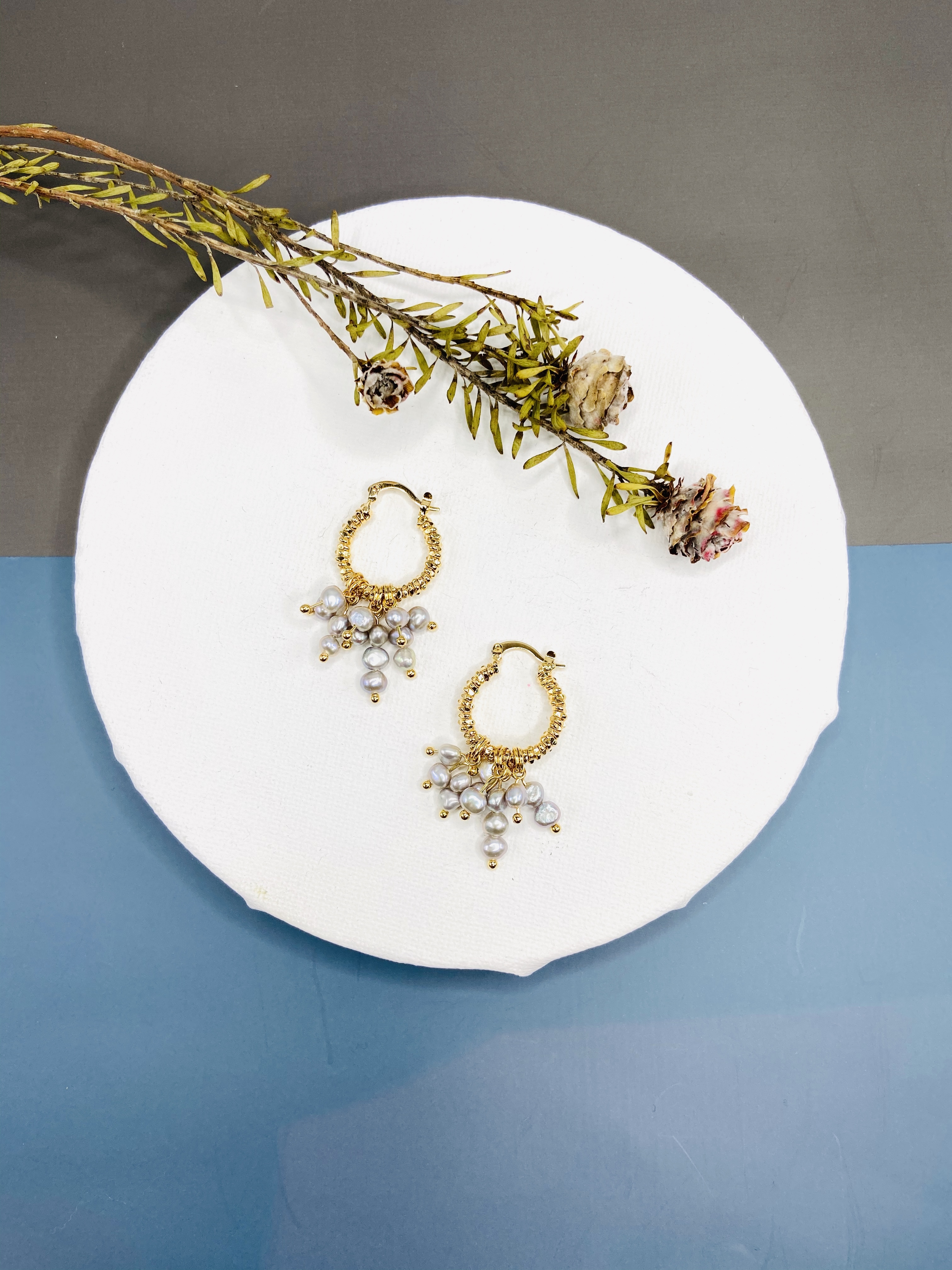 COLE COOL天然淺灰色淡水珍珠14KGF耳環 不規則珍珠 淺金色高質感耳圈