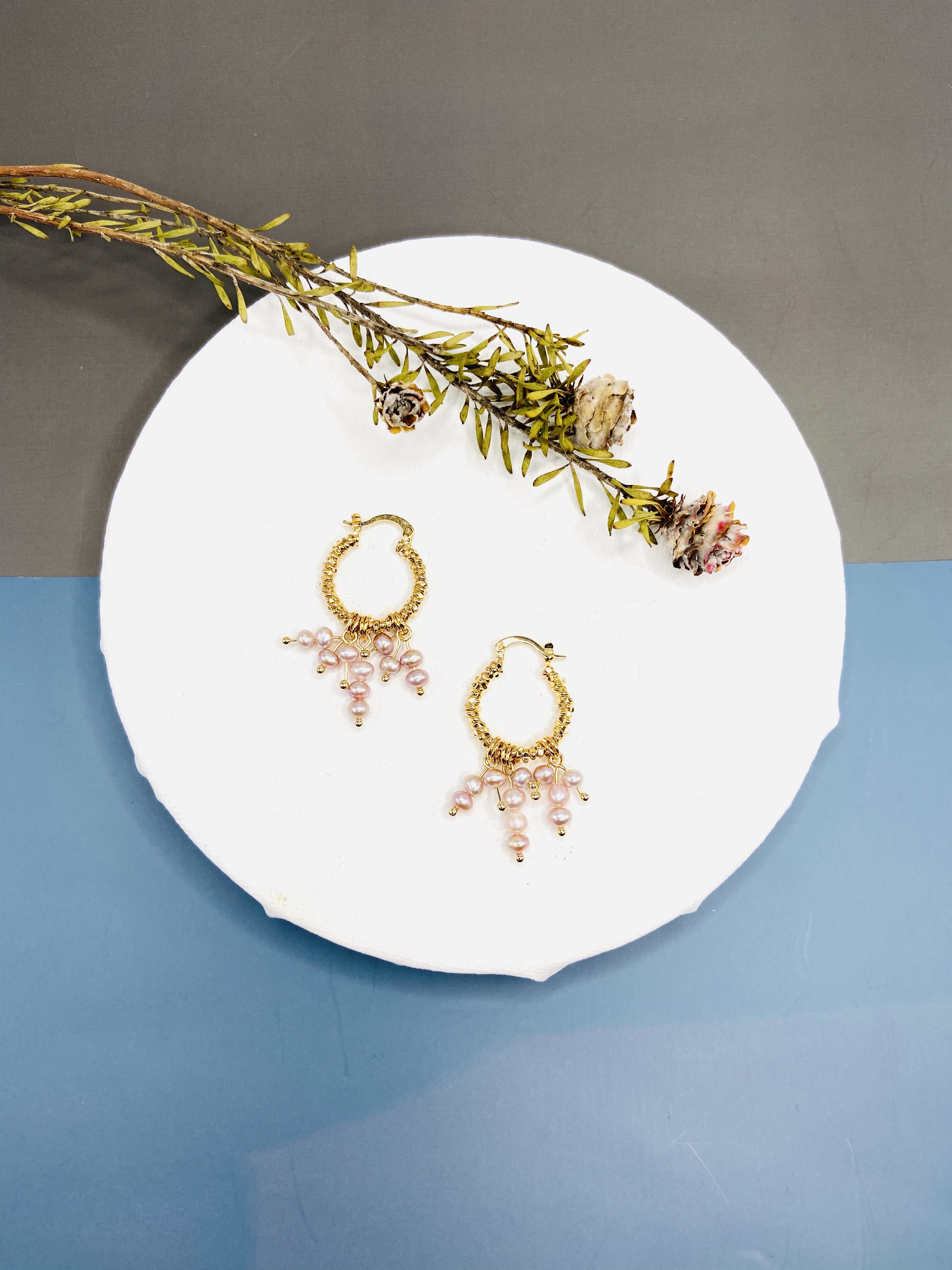 COLE COOL天然粉紅色淡水珍珠14KGF耳環 不規則珍珠 淺金色高質感耳圈