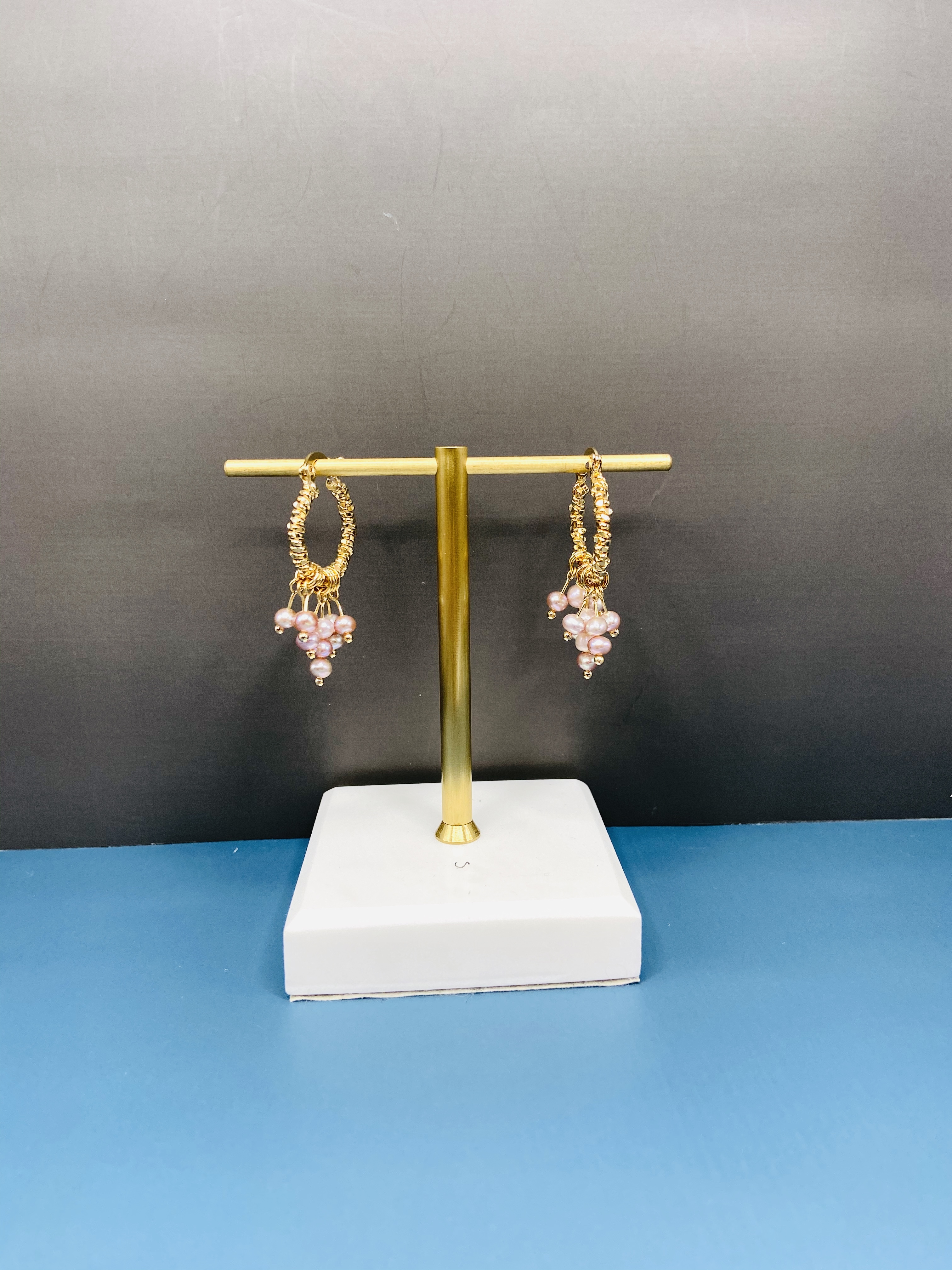 COLE COOL天然粉紅色淡水珍珠14KGF耳環 不規則珍珠 淺金色高質感耳圈