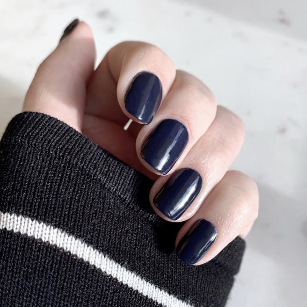 Essie 指甲油 - Caviar Bar - GC400