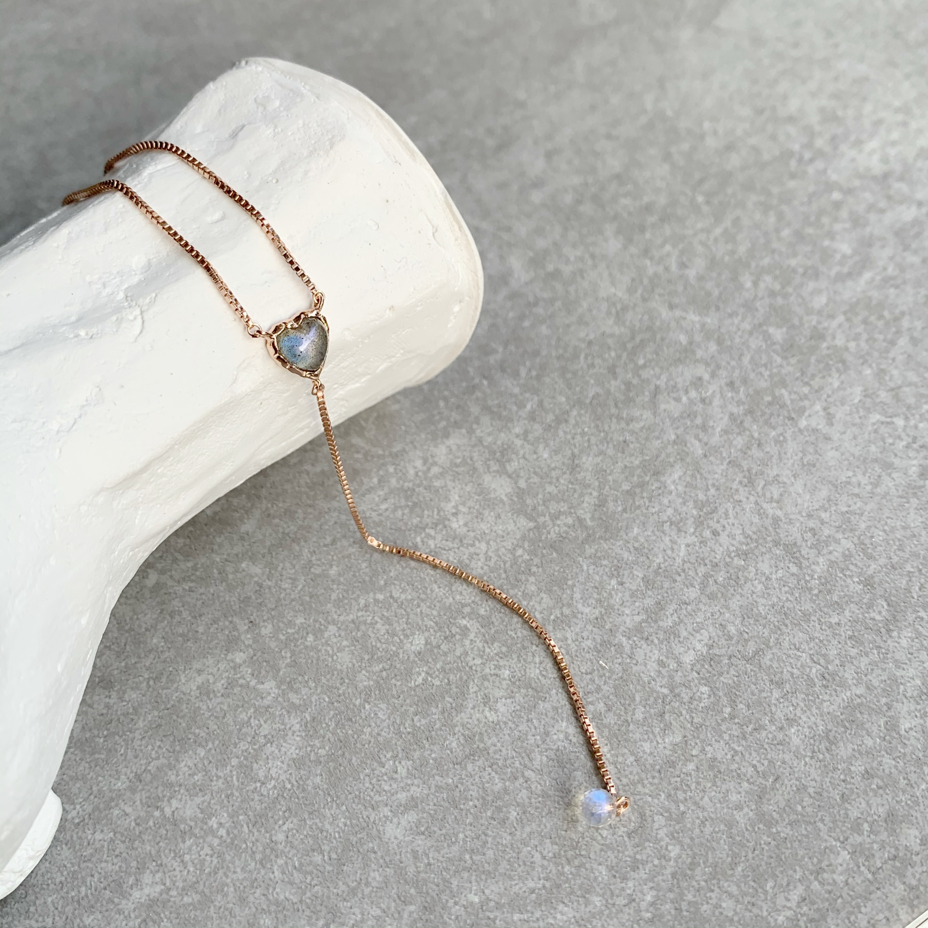 簡約QQHeart拉長石細滑奶溝鏈