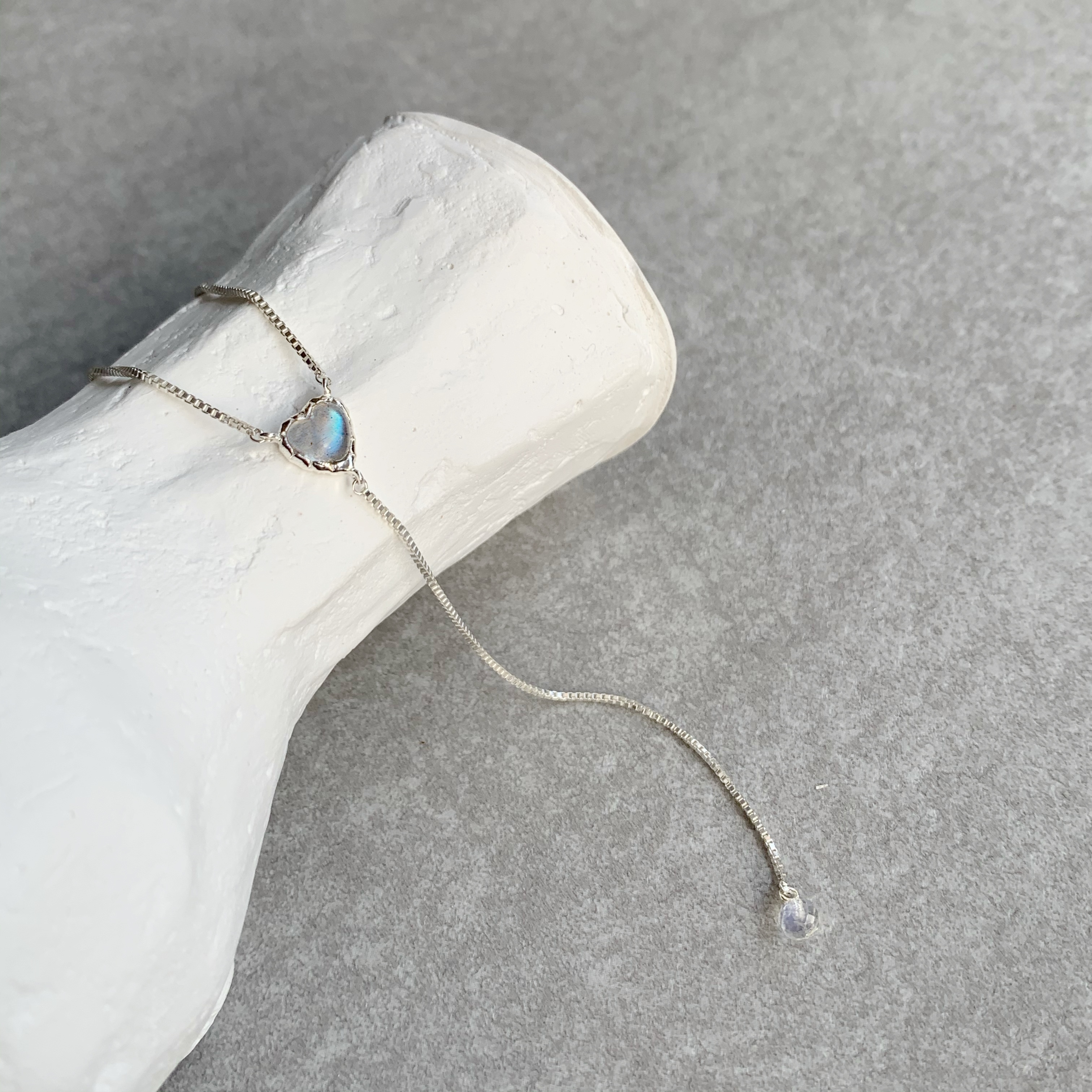 簡約QQHeart拉長石細滑奶溝鏈