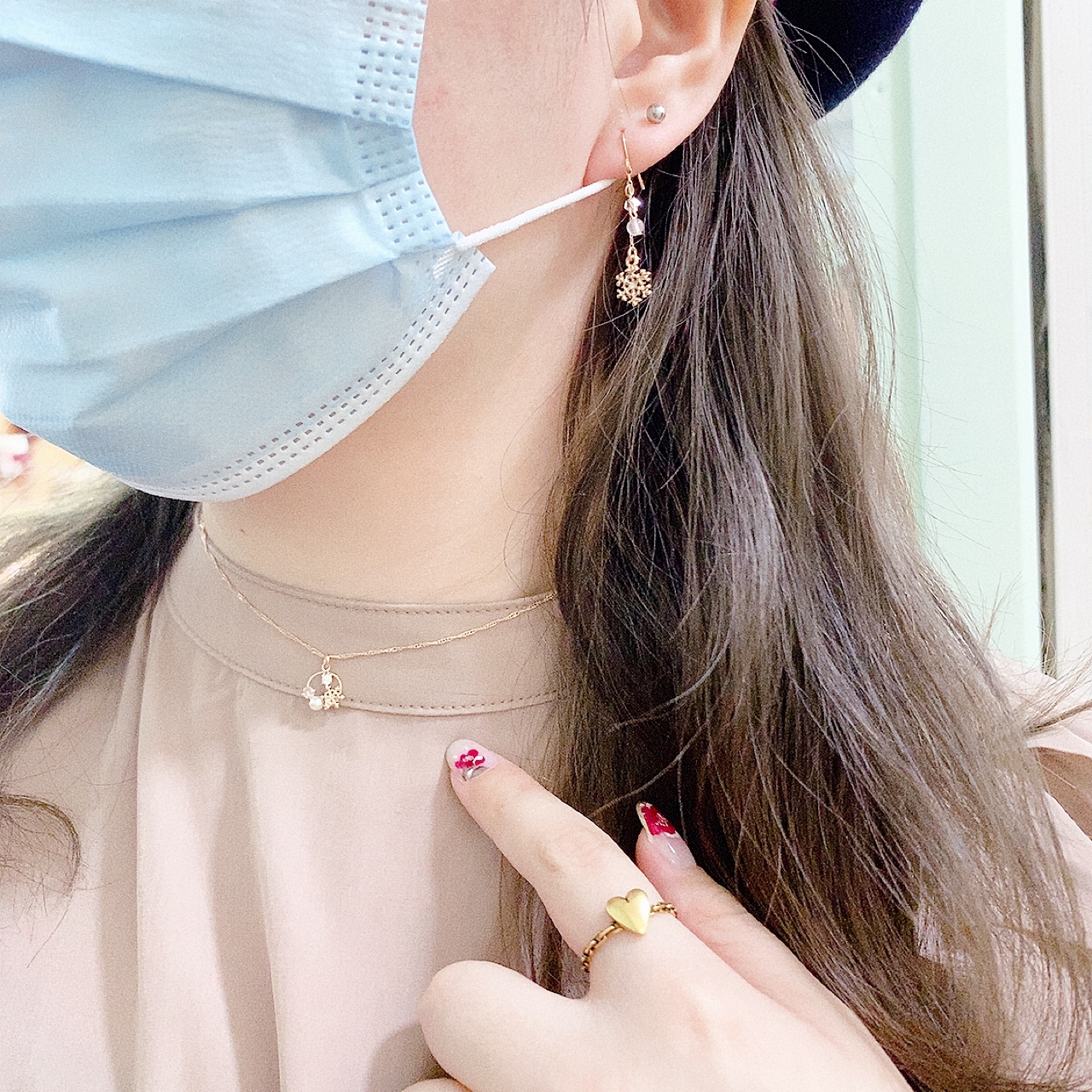 [日本制] 天然石小雪花垂吊耳環 (防敏感)