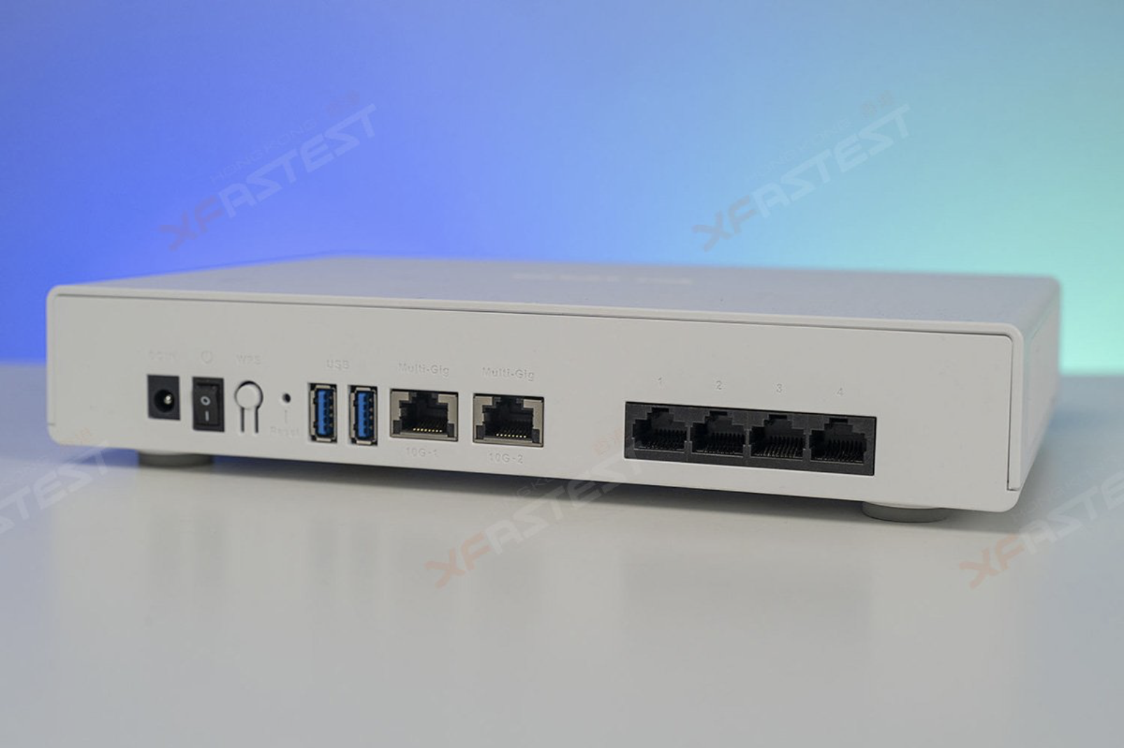 Wi-Fi6/デュアル10G SD-WANルータ QHora-301W QHora-301W | Next-Generation Wi-Fi 6 Dual-port 10GbE SD-WAN