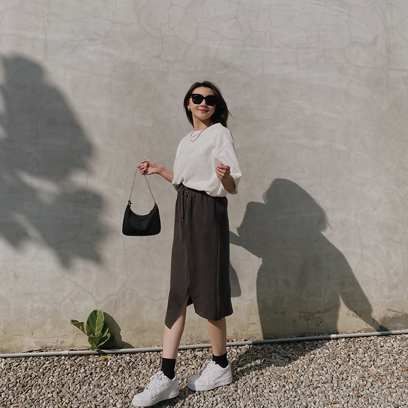 高磅數坑條側開衩素T*4色