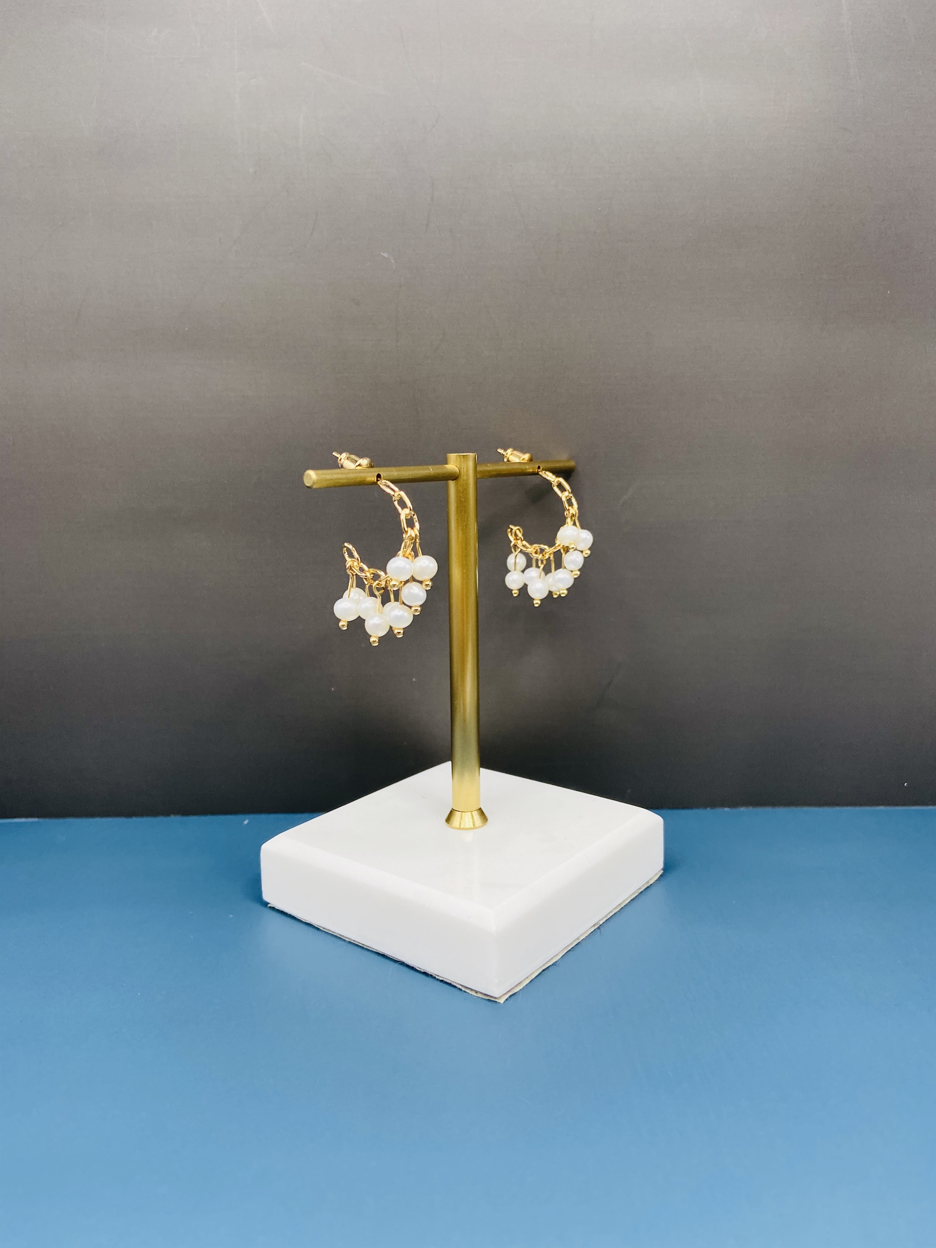 COLE COOL獨家設計的Pearls in “C” 珍珠耳環