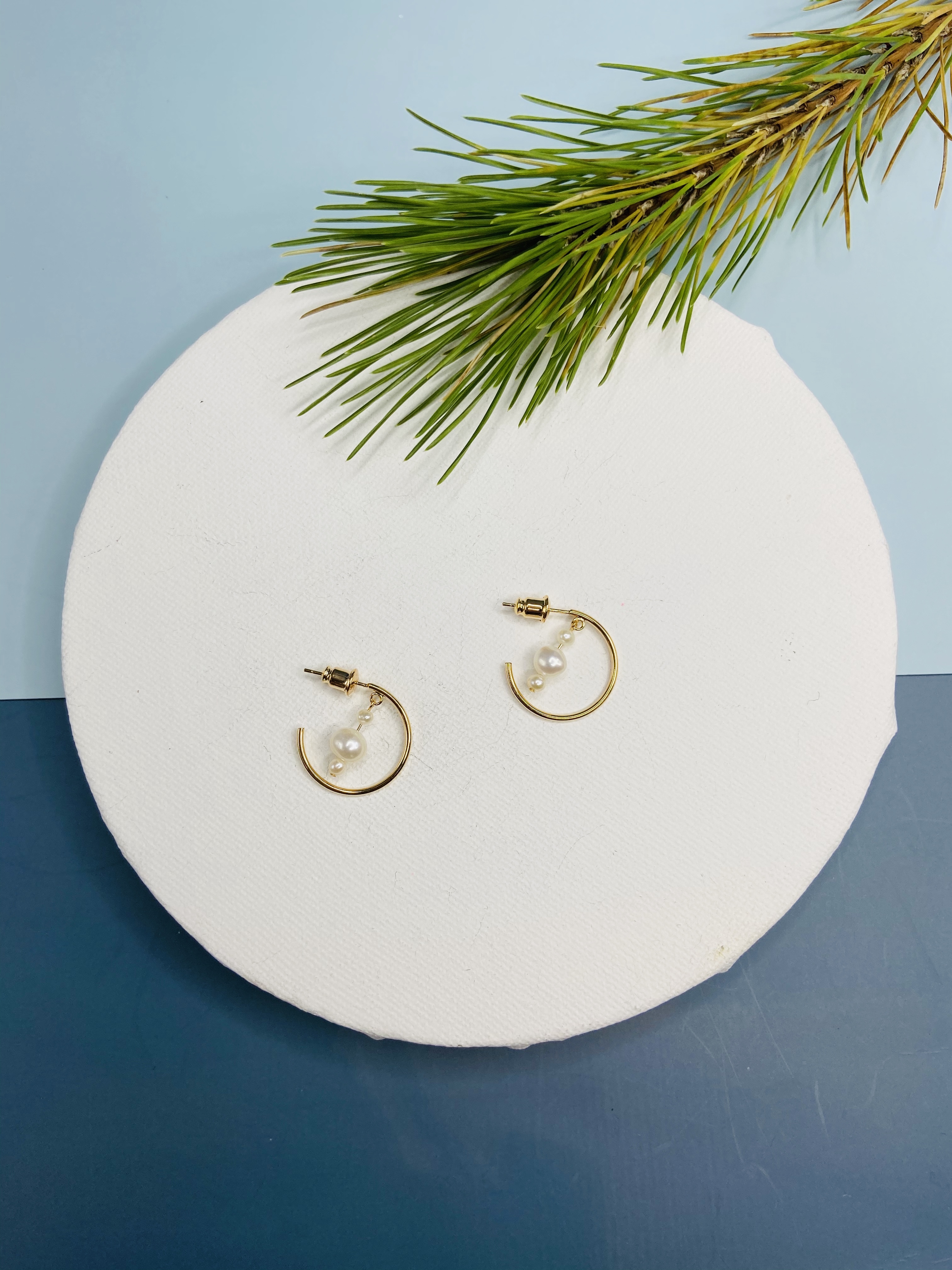 COLE COOL獨家設計的Pearls in C珍珠耳環耳夾