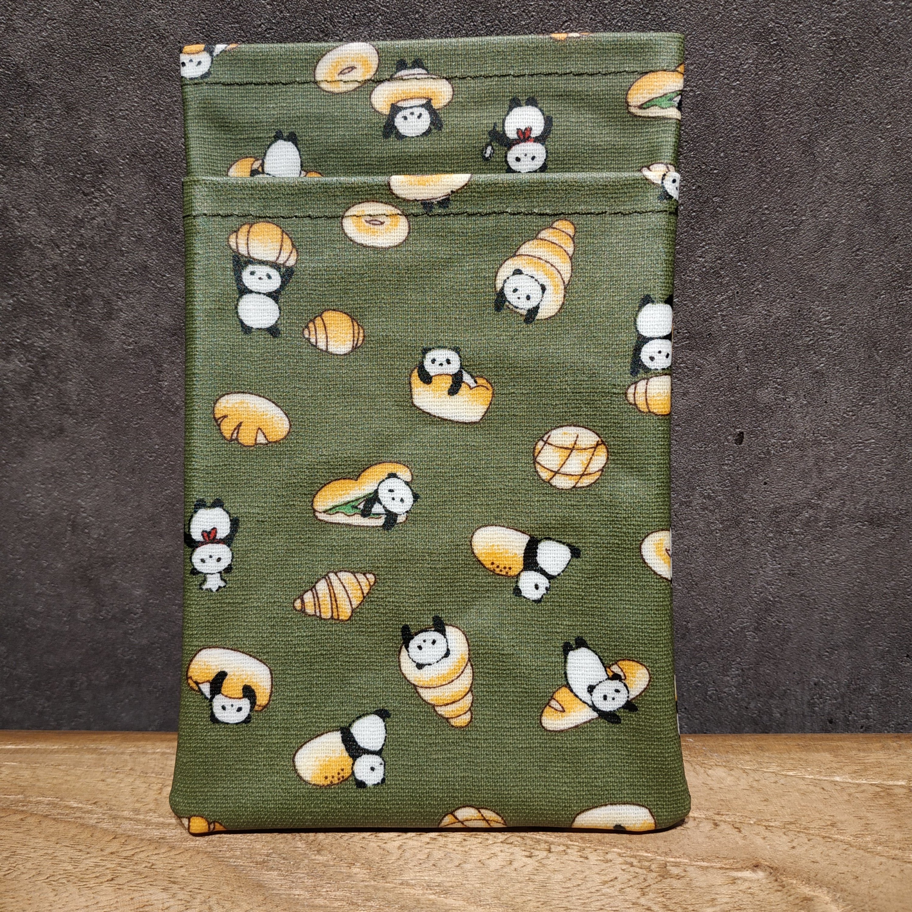 [現貨] 台灣手工防水布筆袋 - 麵包熊猫