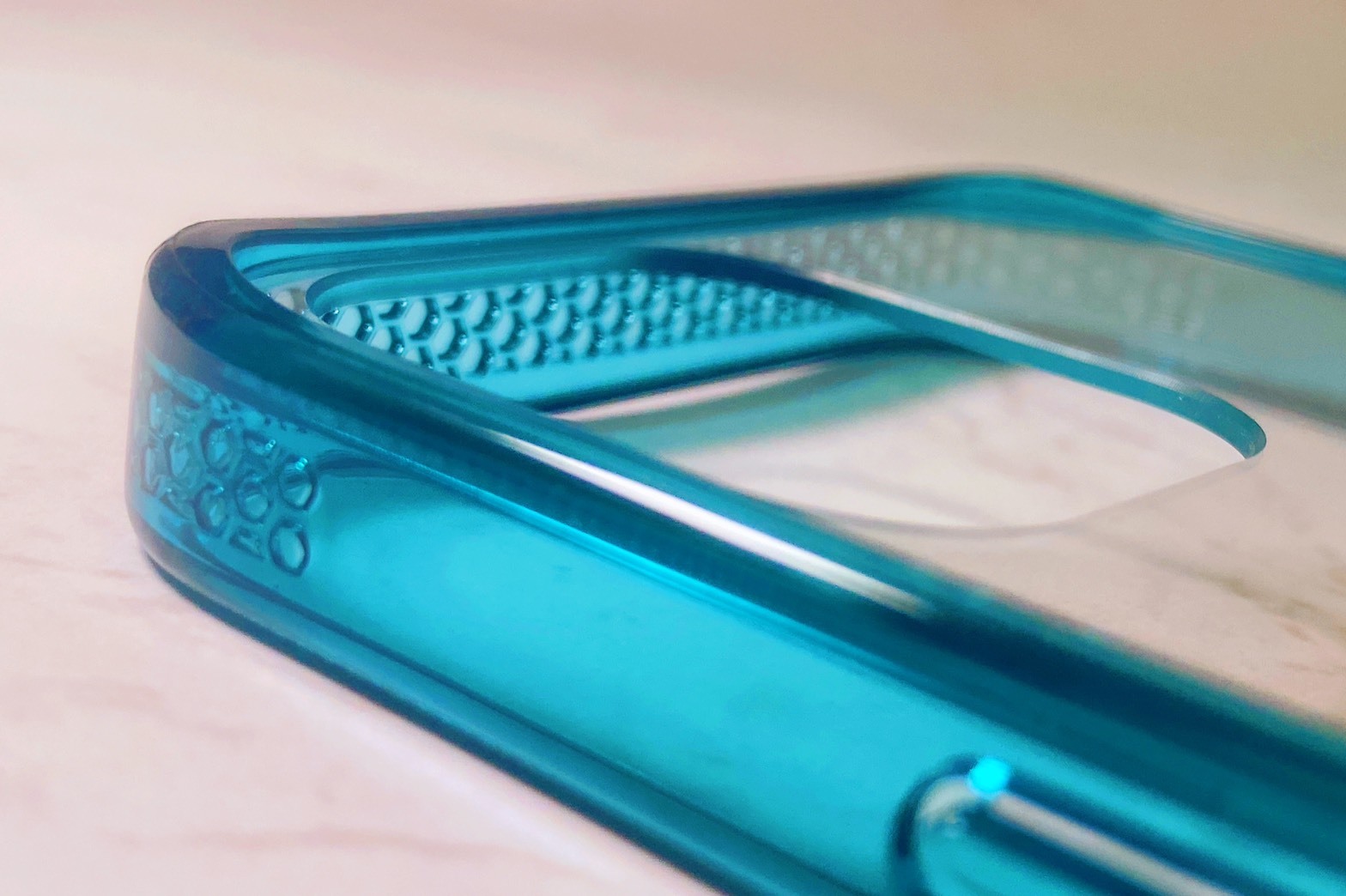 【熊膜開箱】台灣 OVERDIGI iPhone 12 透明殼新進化！晶透軍規防摔手機殼，超越美國軍規防摔標準