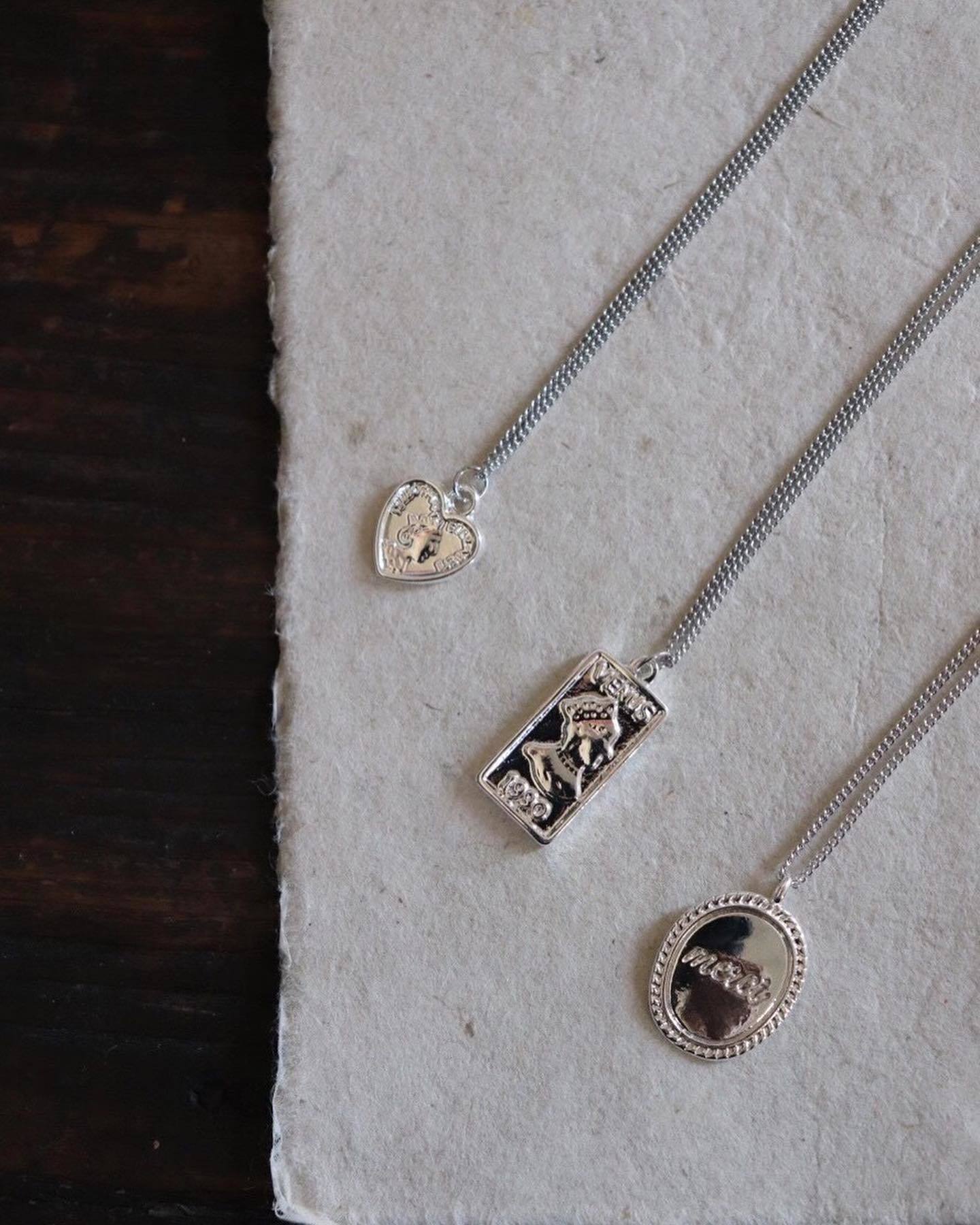 韓國質感鐵牌細項鍊。三款兩色