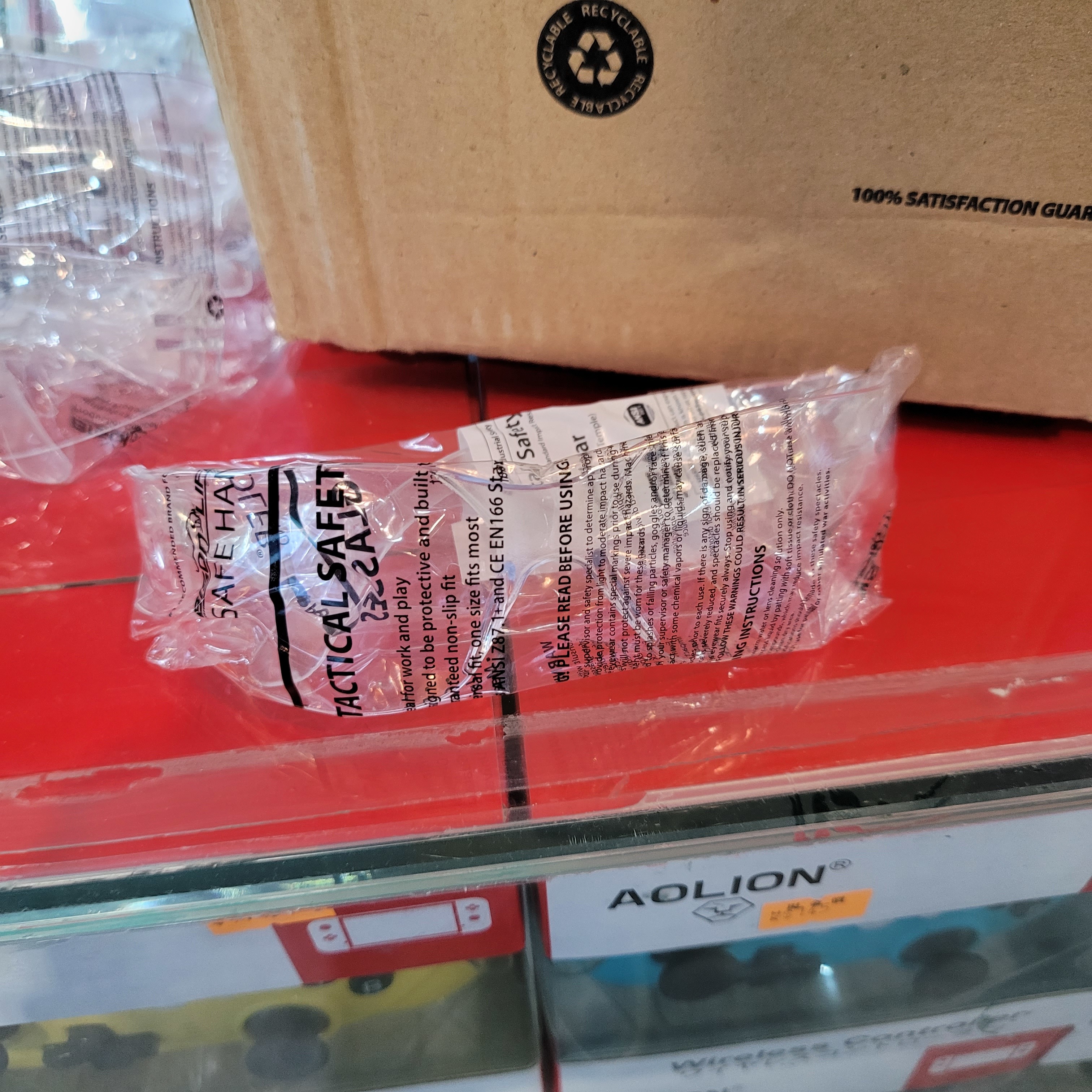 美國 Bison Life 防飛沫兒童護目鏡 $15/副 (顏色隨機)