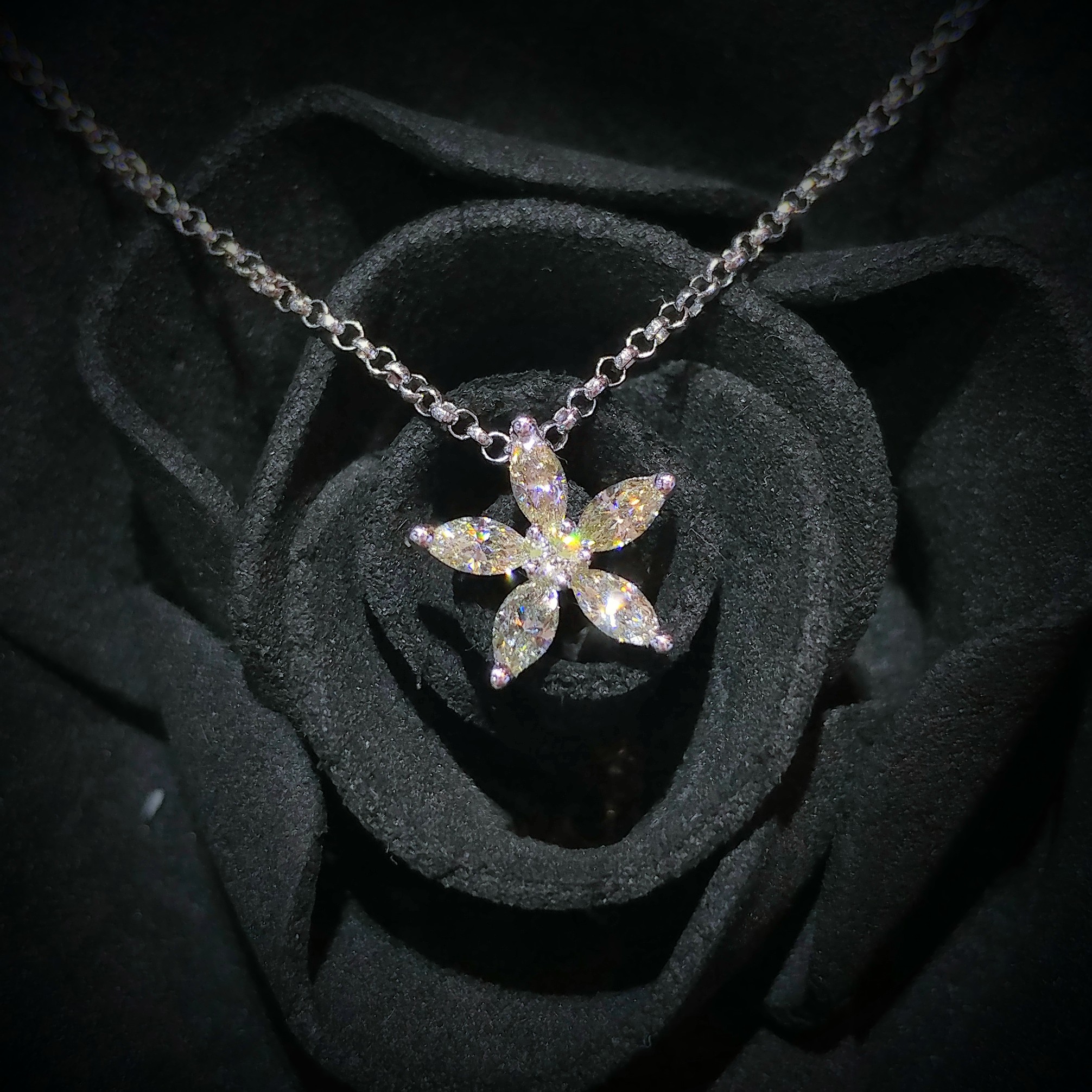 18K White Gold 0.30ct Light Green Diamond Pendant