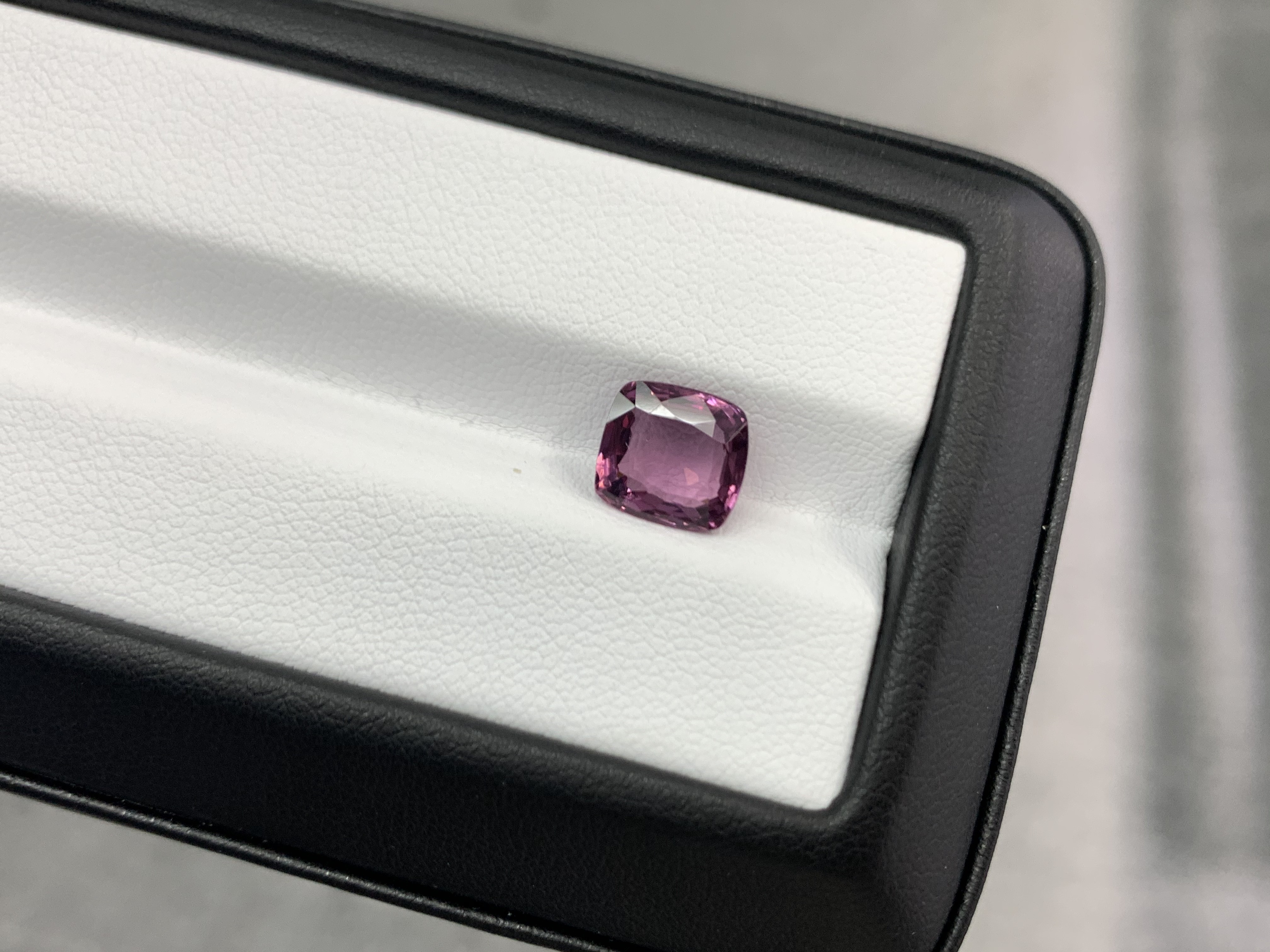 3.27ct 粉紅色尖晶石