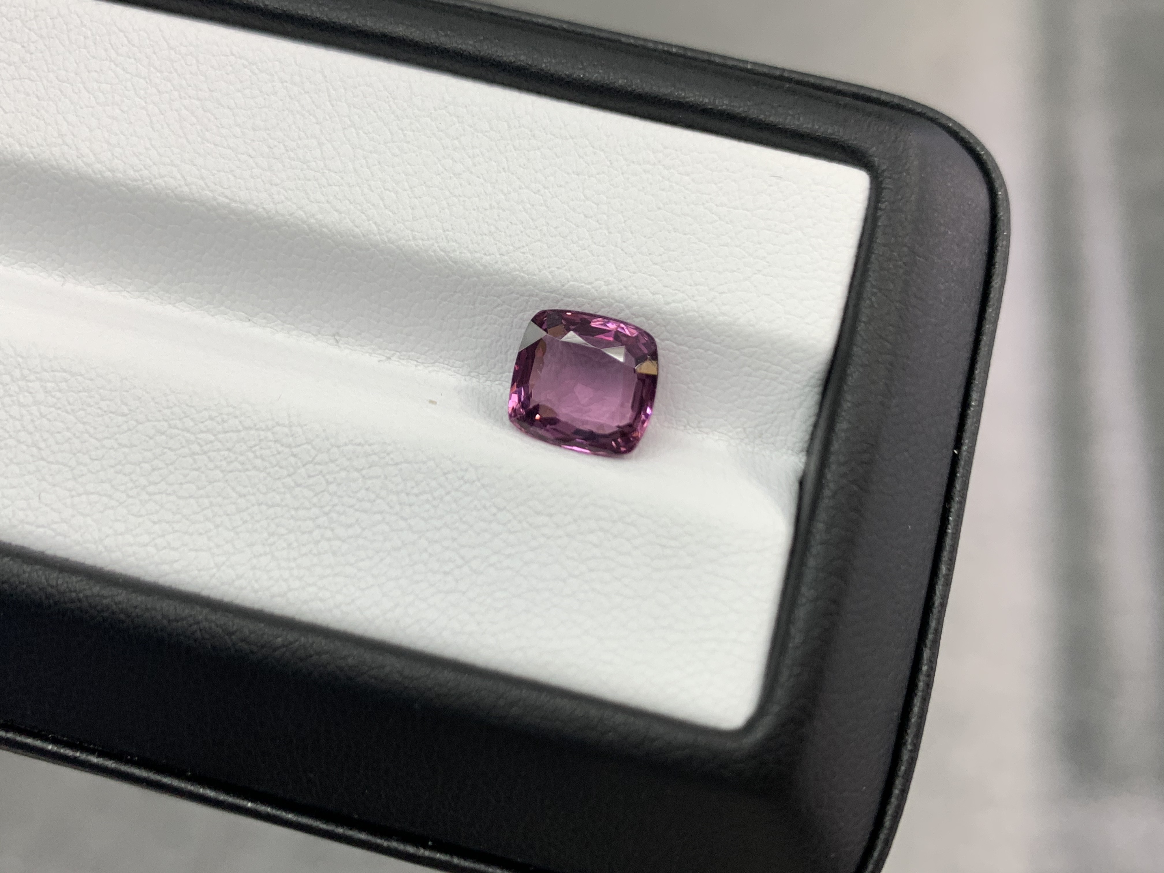 3.27ct 粉紅色尖晶石