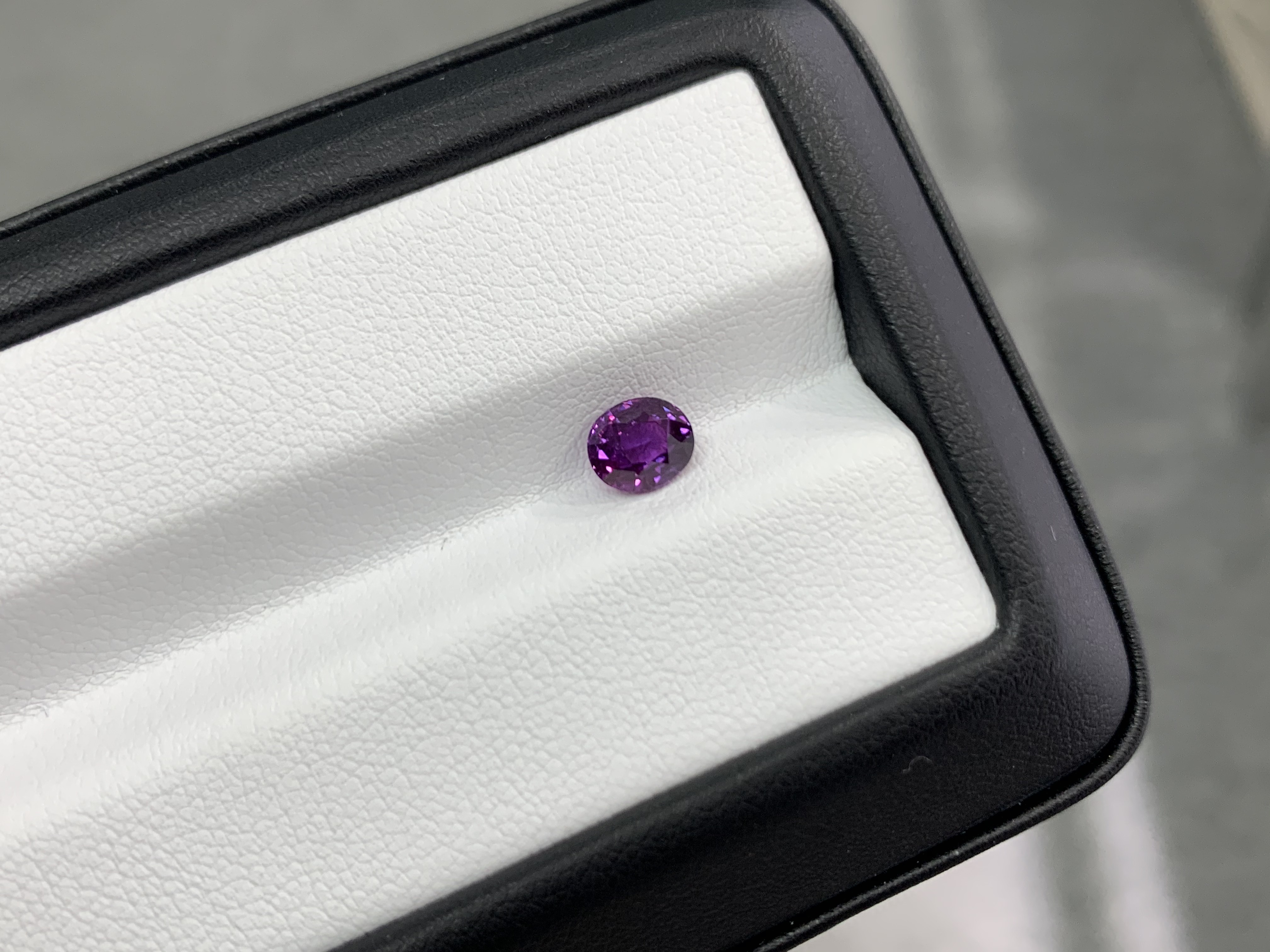 1.16ct 橢圓形紫色藍寶石