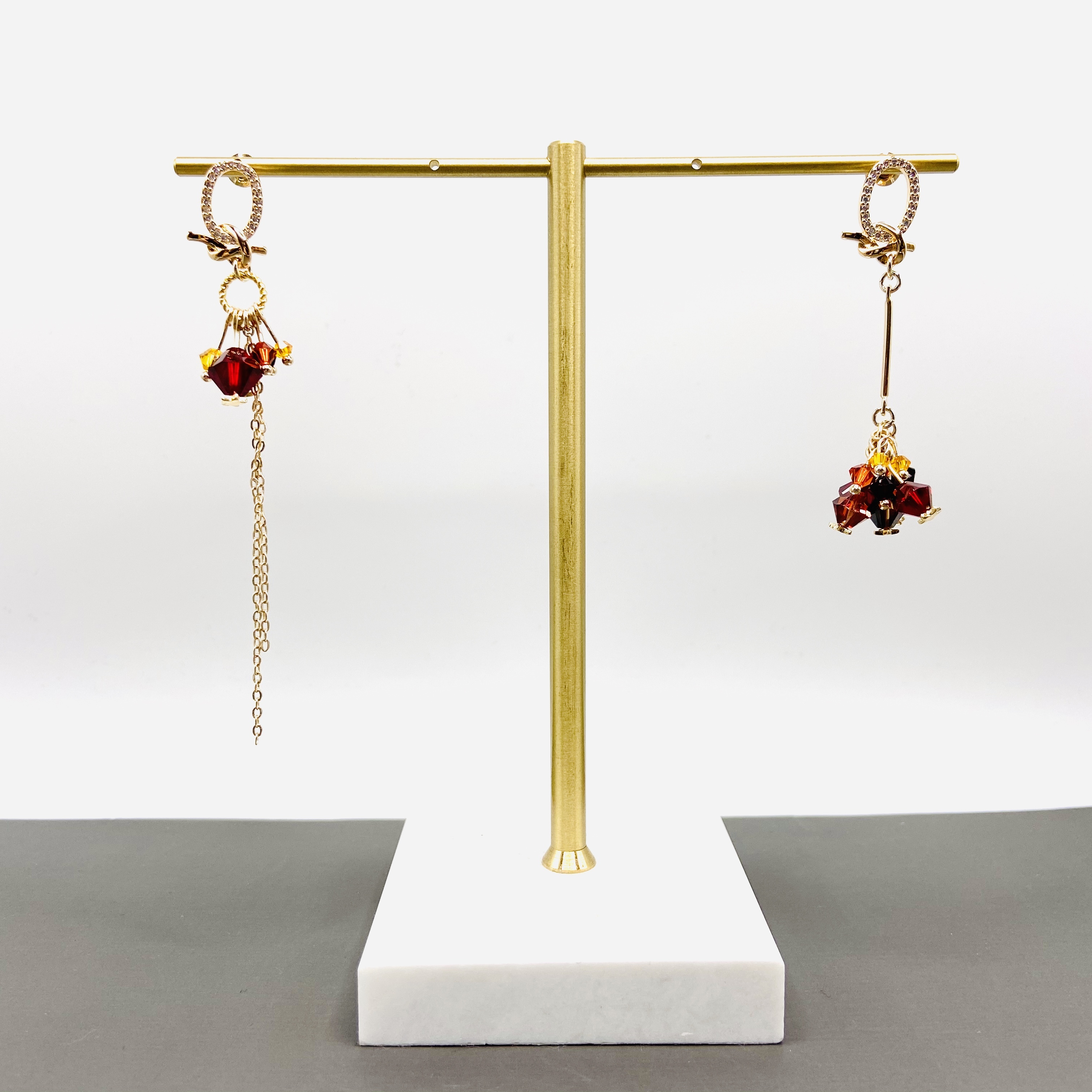 COLE COOL氣質型不對稱Swarovski水晶耳環耳夾