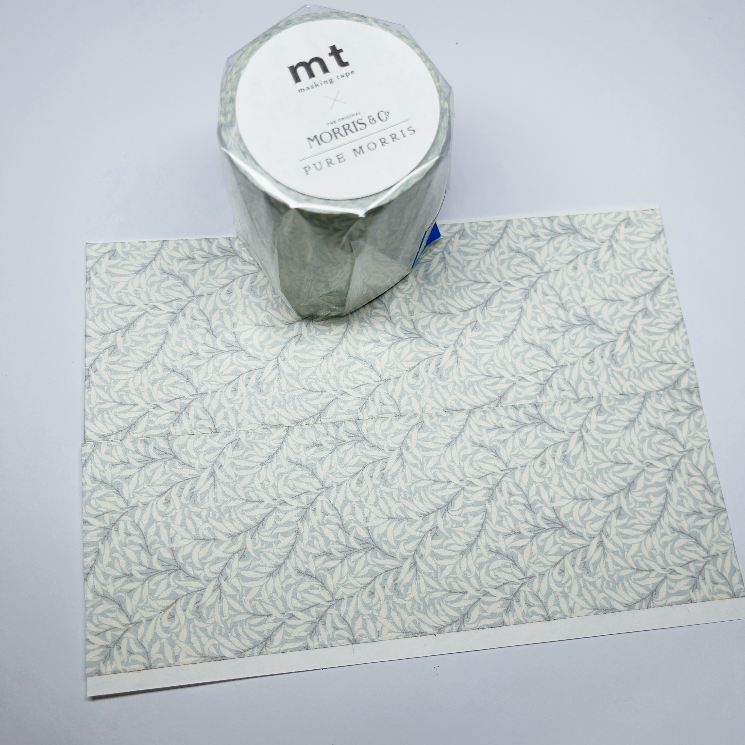 MT x William Morris  Pure willow boughs Ehhshell/Chalk 柳樹枝