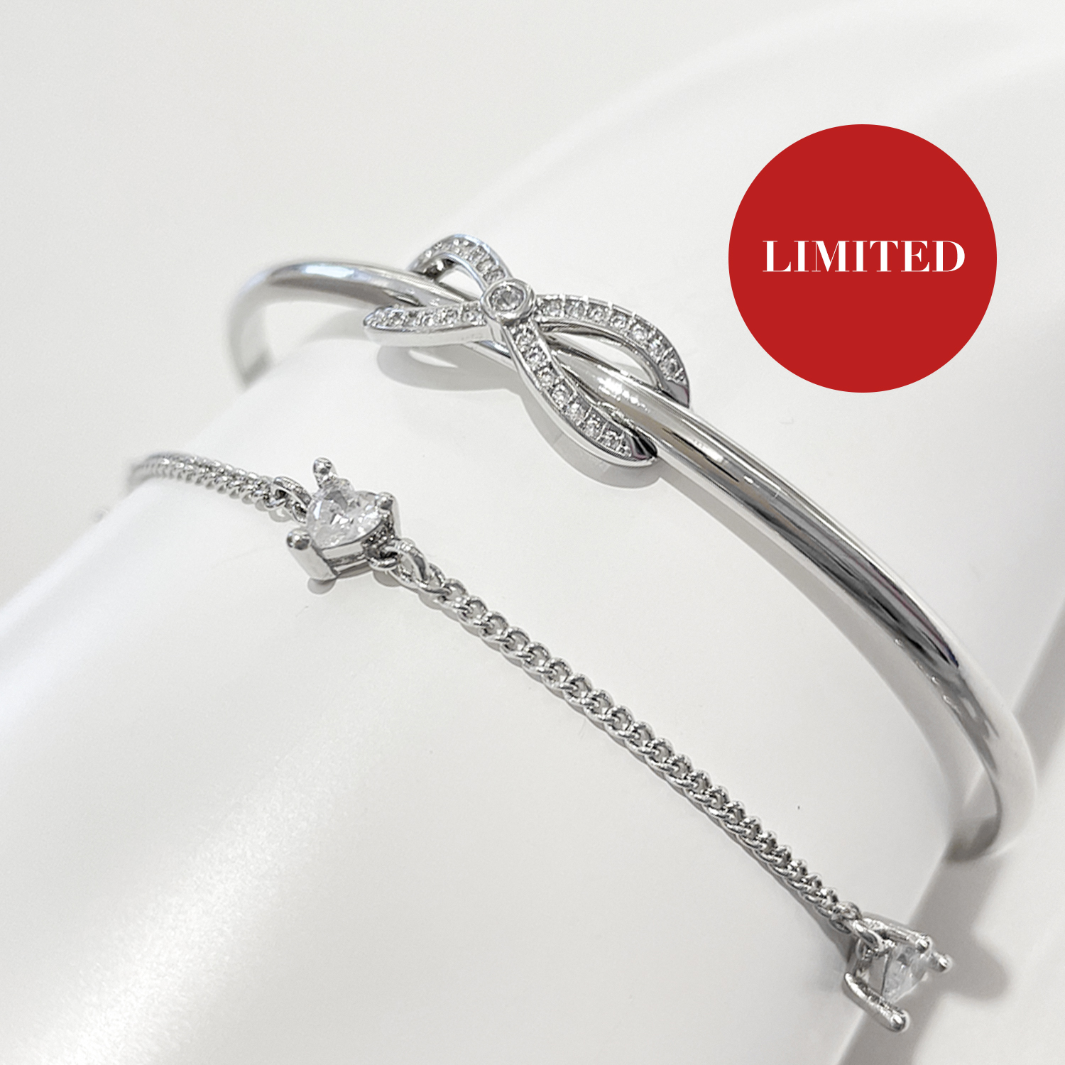 Bangle with Heart shaped Zircon stones & Bow details (Silver)
