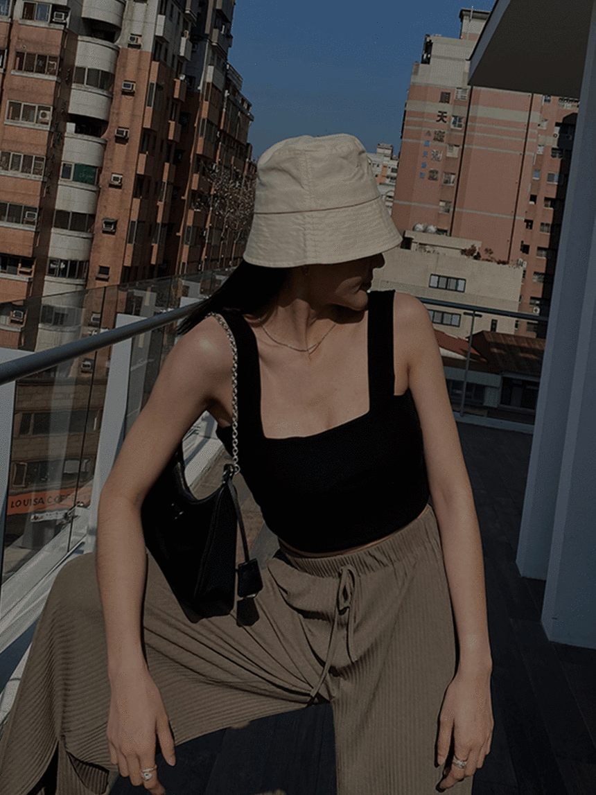 正韓-彈力平口墊胸美背短版背心*4色