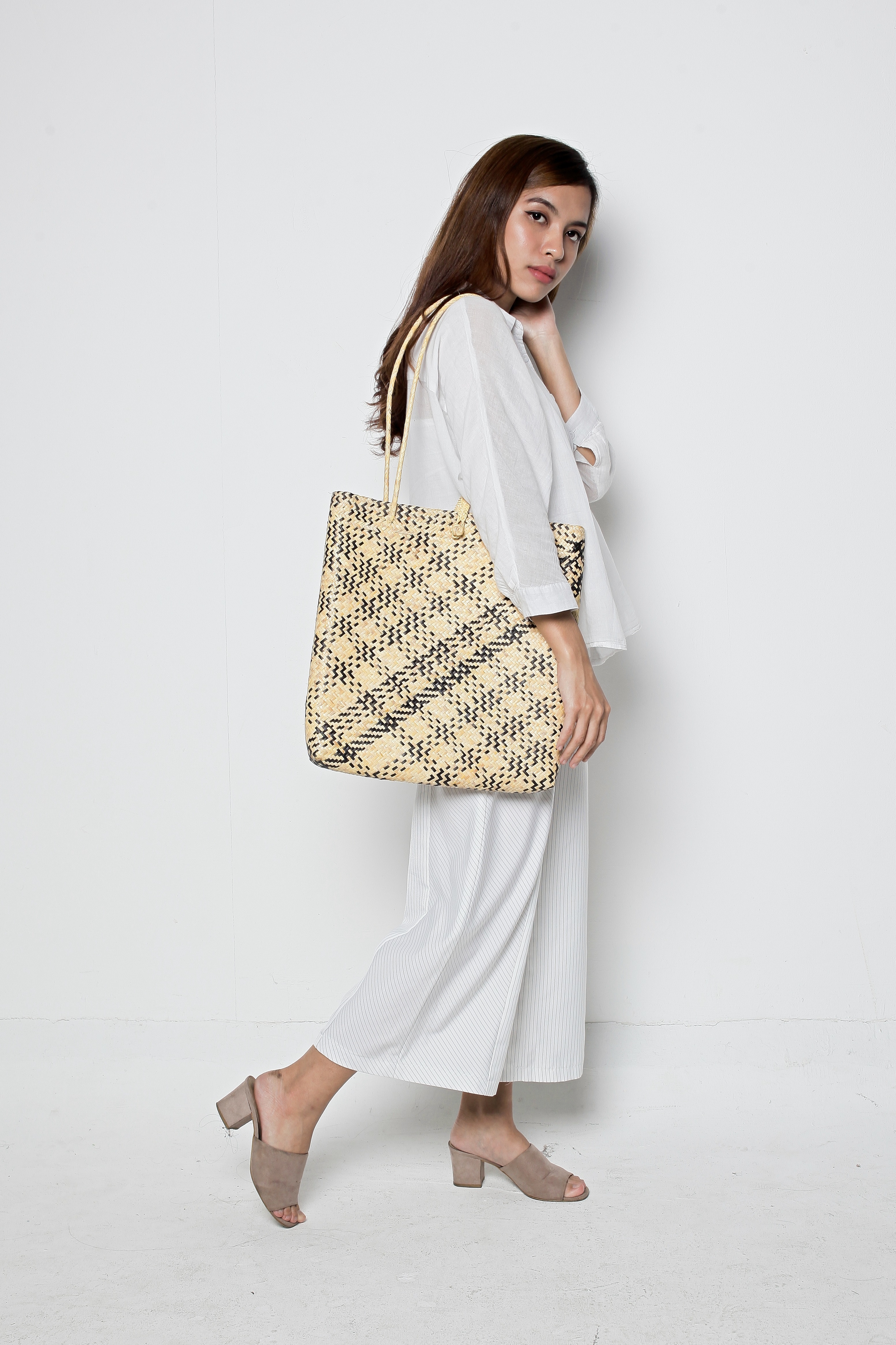 Penan tote (in rattan)