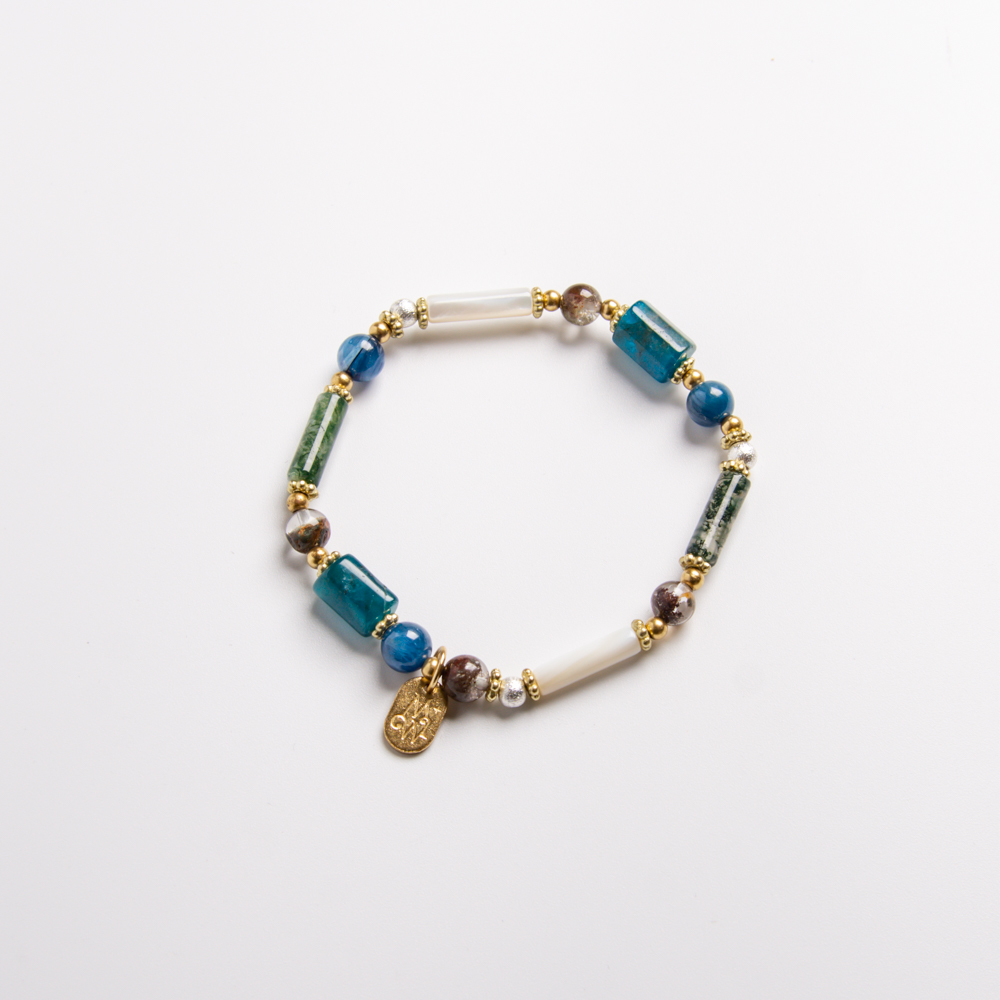 和平雅美島 // C1351磷灰石珠貝海藻玉手鍊