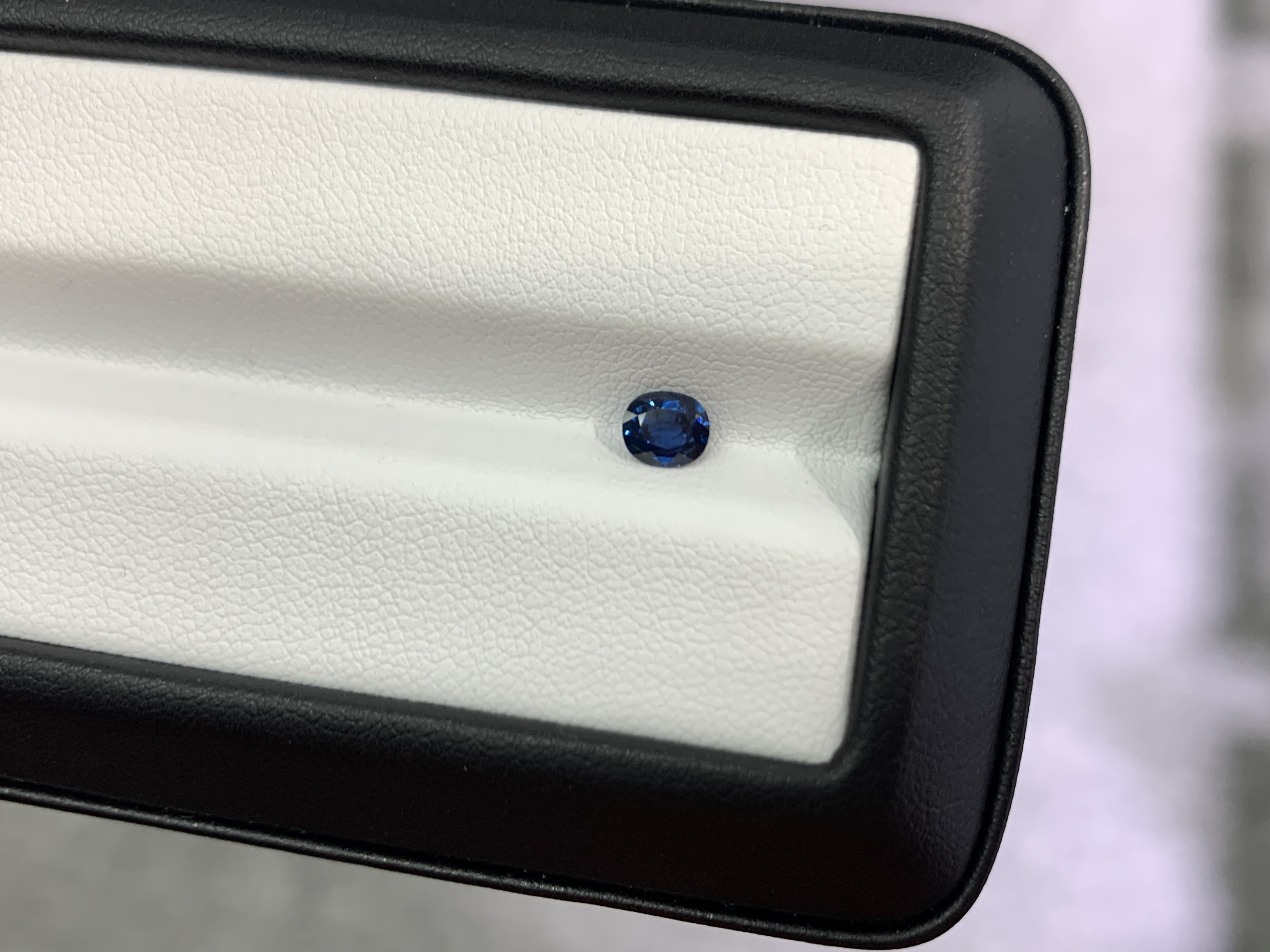 0.59ct 無燒藍寶石