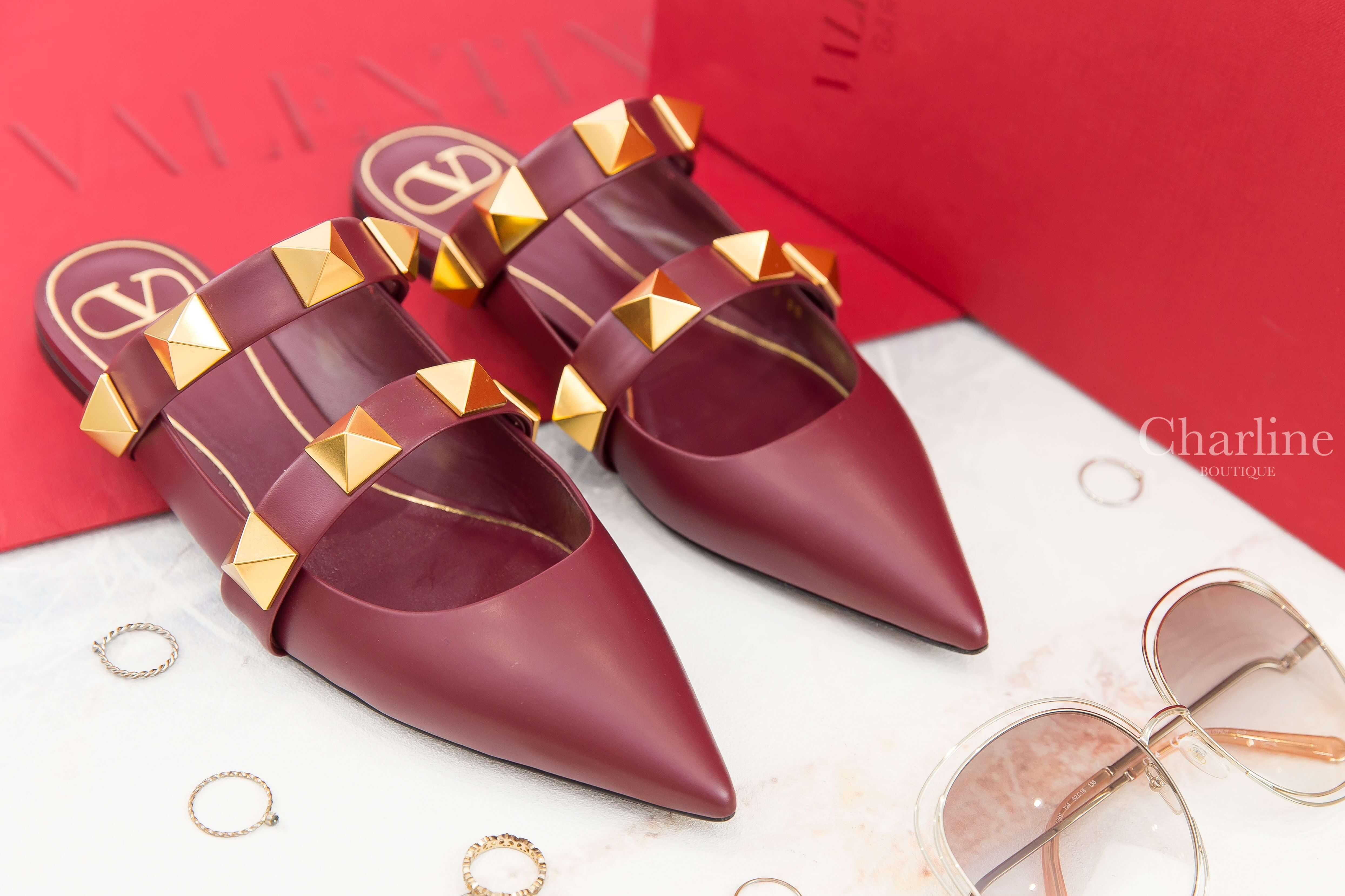 Valentino Roman Stud Flat Mule In Calfskin 櫻桃紅龐克大卯釘尖頭羅馬小牛皮穆勒鞋