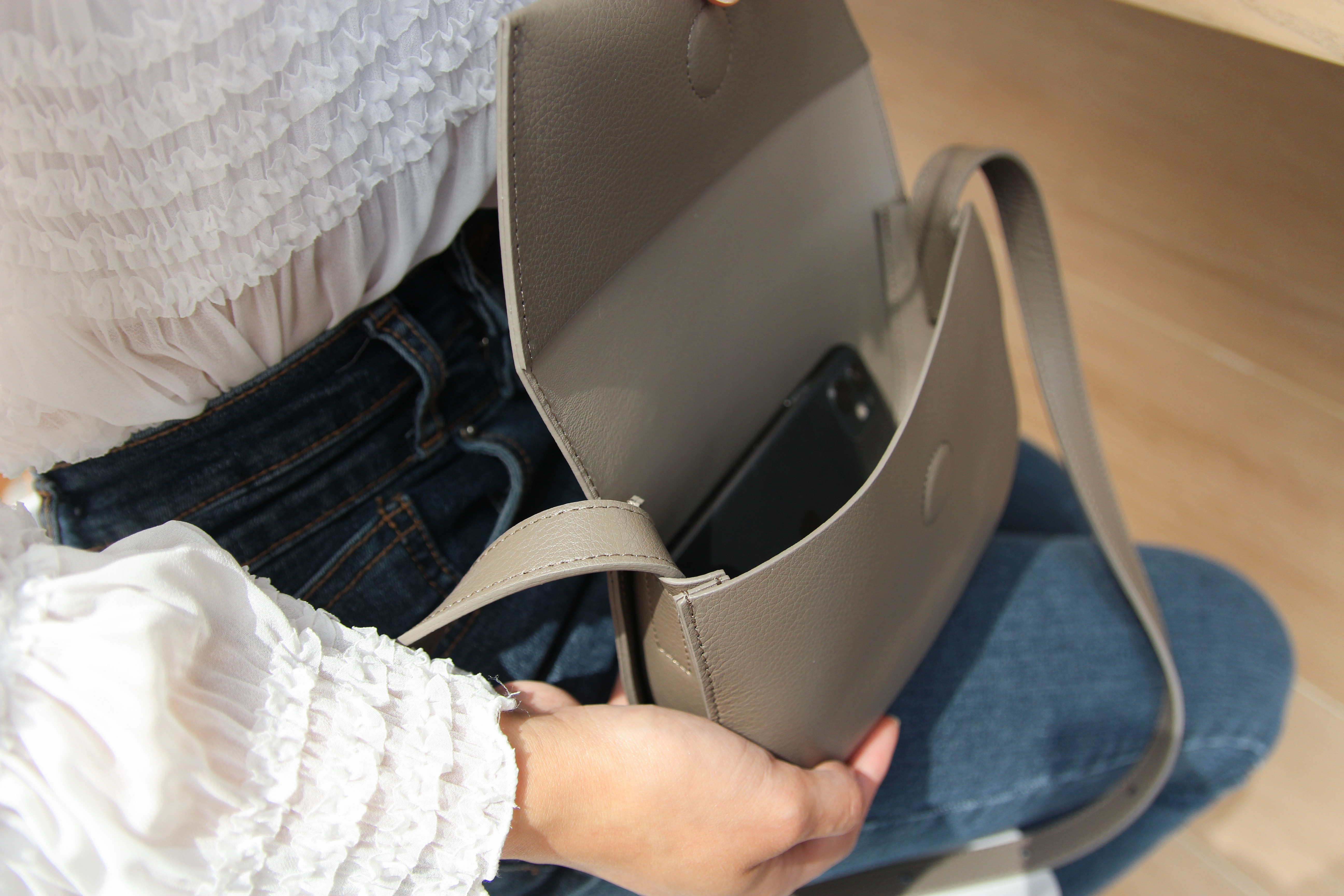 AC046 Cowhide Vintage Mini Bag