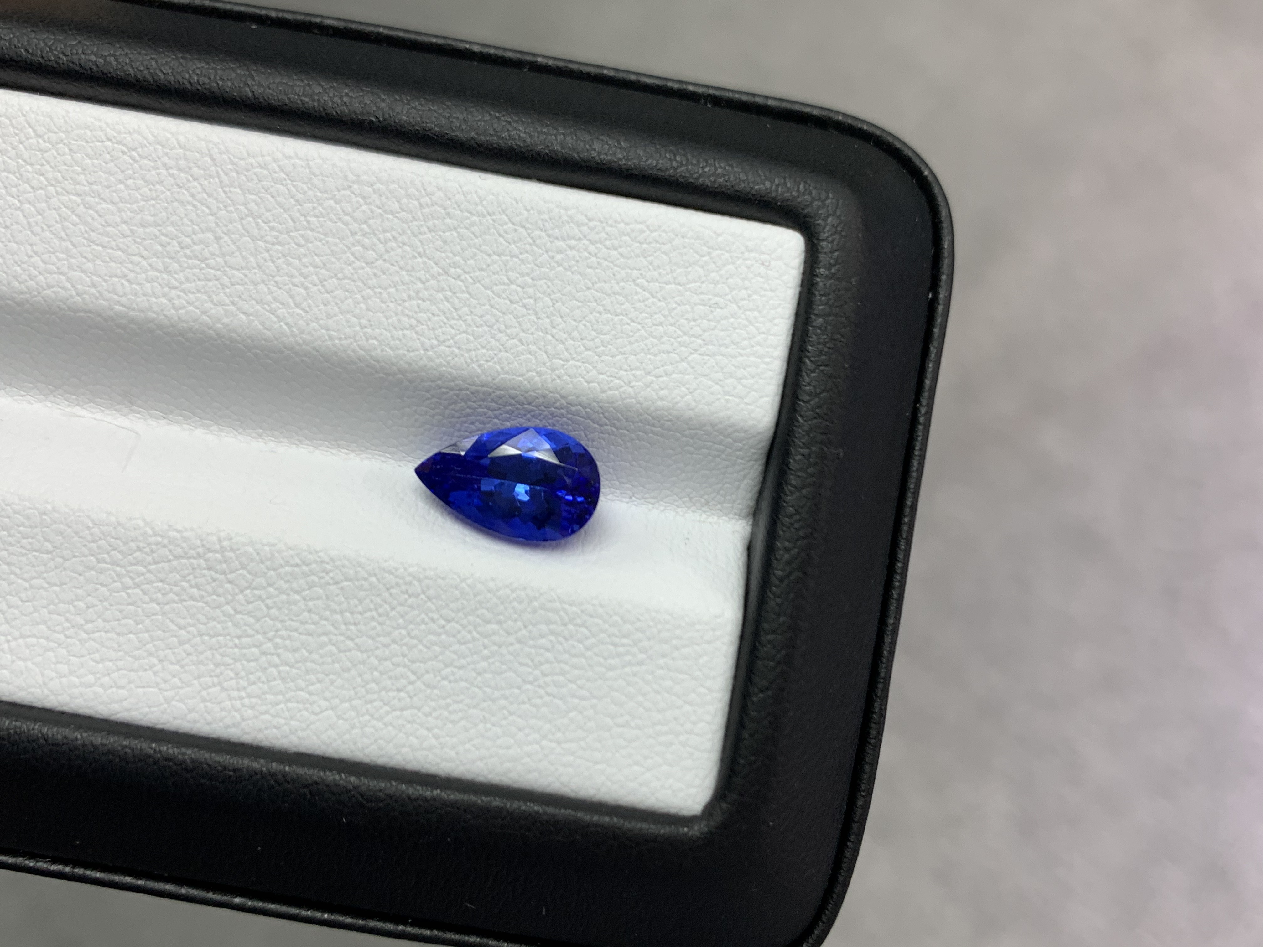 3.06ct 水滴形坦桑石