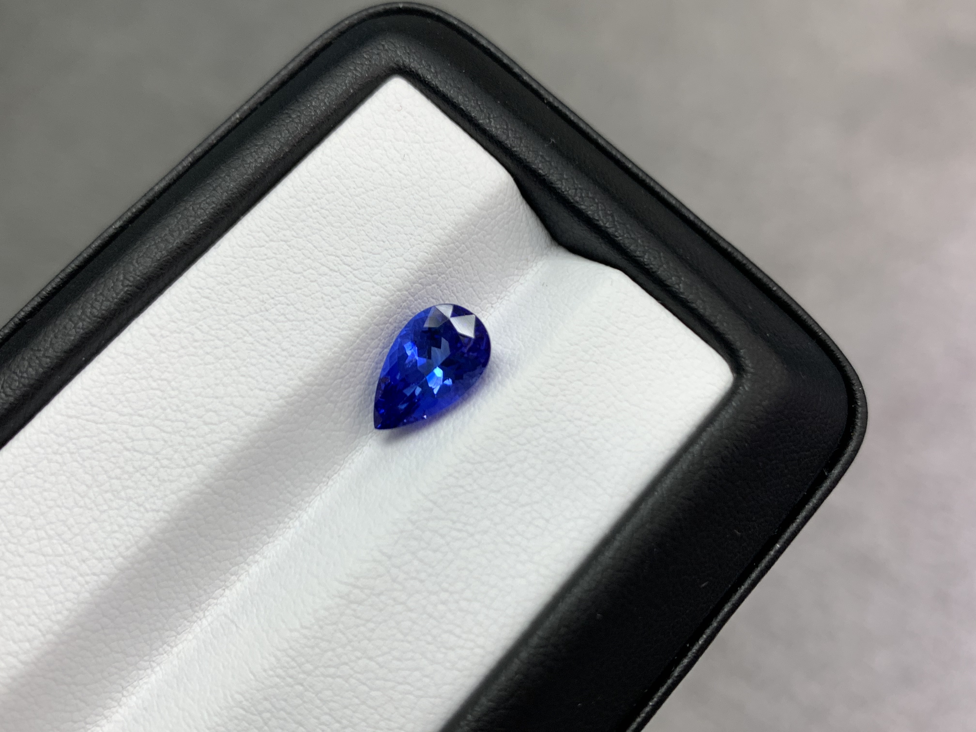 3.06ct 水滴形坦桑石