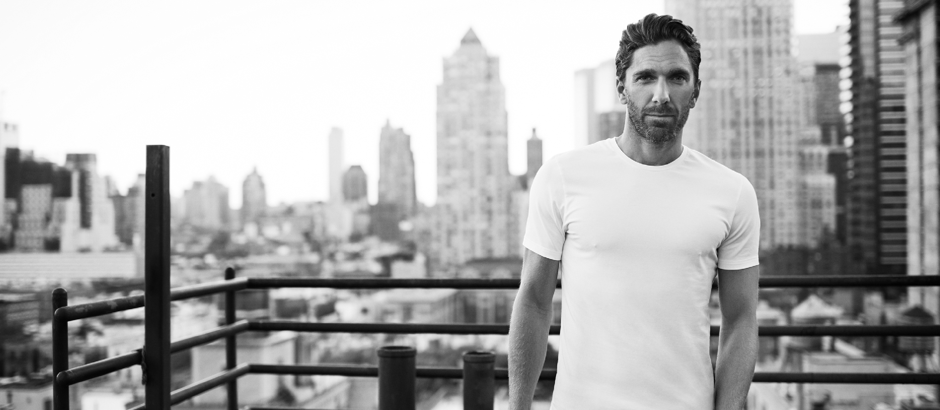 白色素T品牌Bread & Boxers，以輕柔親膚材質與極簡北歐設計聞名時尚界。