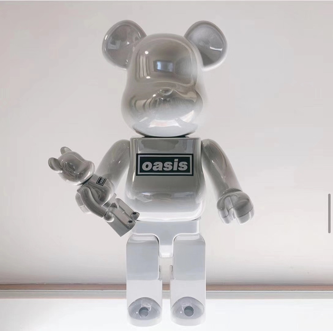 OASIS × BE@RBRICK BE@RBRICK OASIS 1000％ ○各全高約700m ○待望の