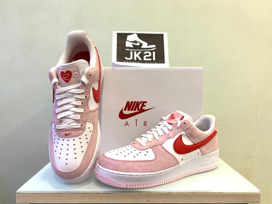 Nike Air Force 1 07 QS Valentine's Day Love Letter