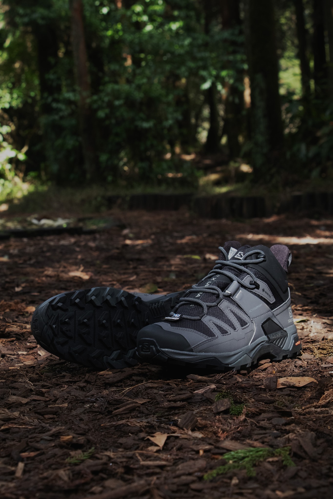 SALOMON X ULTRA 4 GORETEX 男中筒登山鞋黑/磁灰/珍珠藍