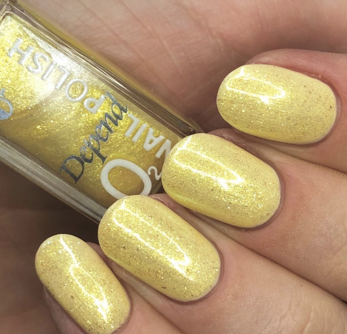 O2 甲油 577 幻彩珠光黃色(半透明)