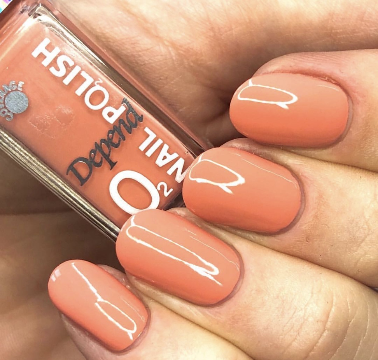 O2 甲油 581 粉橙紅色(不透明)