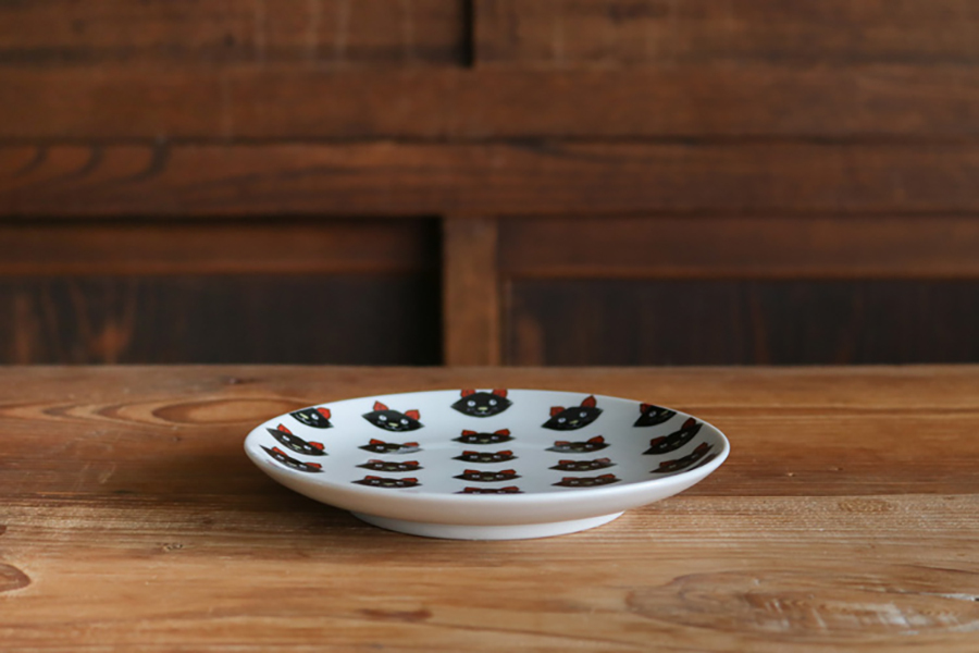 九谷燒-丸皿/黑貓整列