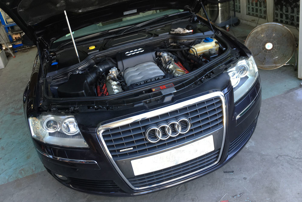 audi a8 d3 4.2l fsi quattro 2005 black engine bay