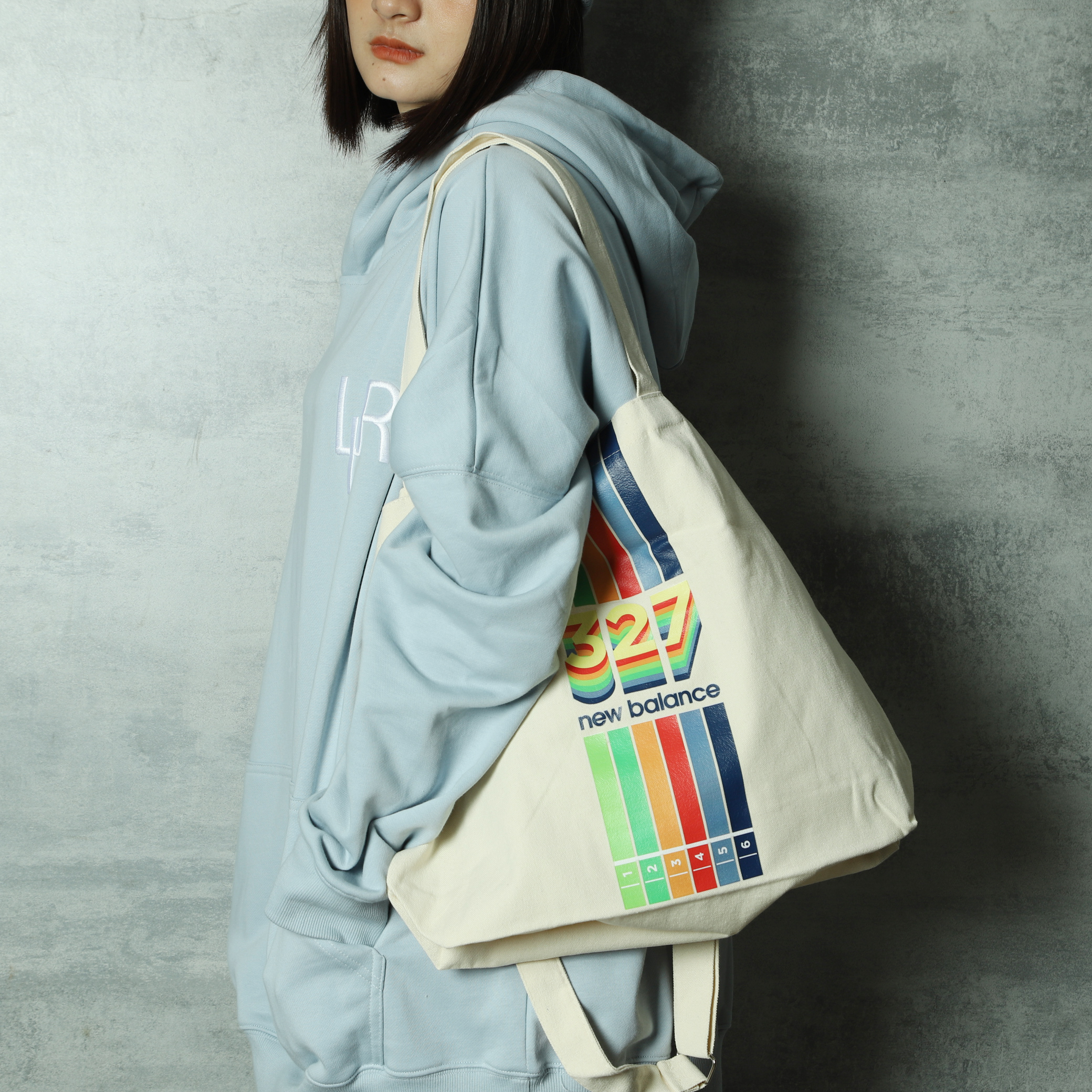 NEW BALANCE 327 CANVAS BAG 米色 彩色LOGO 肩背手提兩用包 帆布袋 購物袋【NB327BAG】