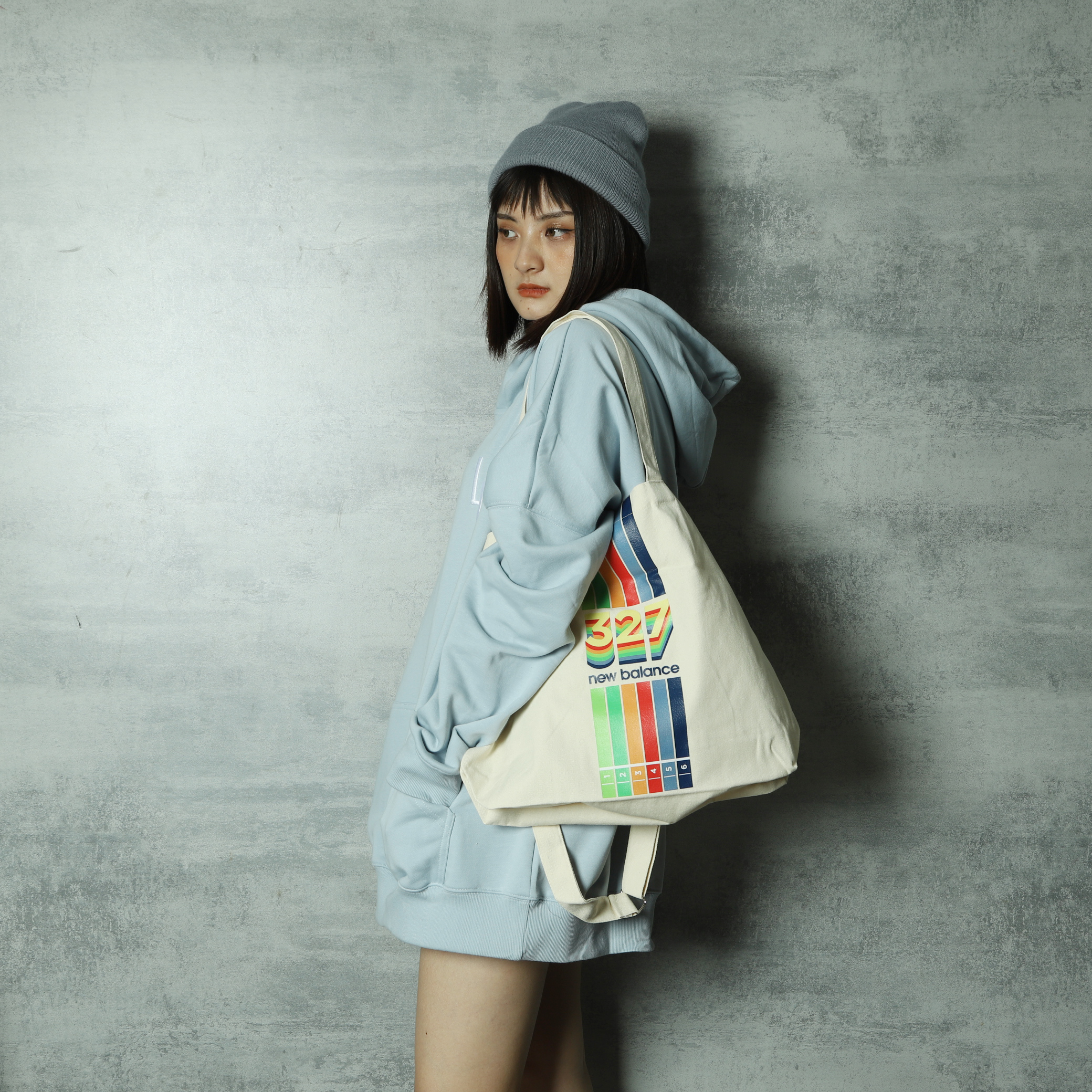 NEW BALANCE 327 CANVAS BAG 米色 彩色LOGO 肩背手提兩用包 帆布袋 購物袋【NB327BAG】